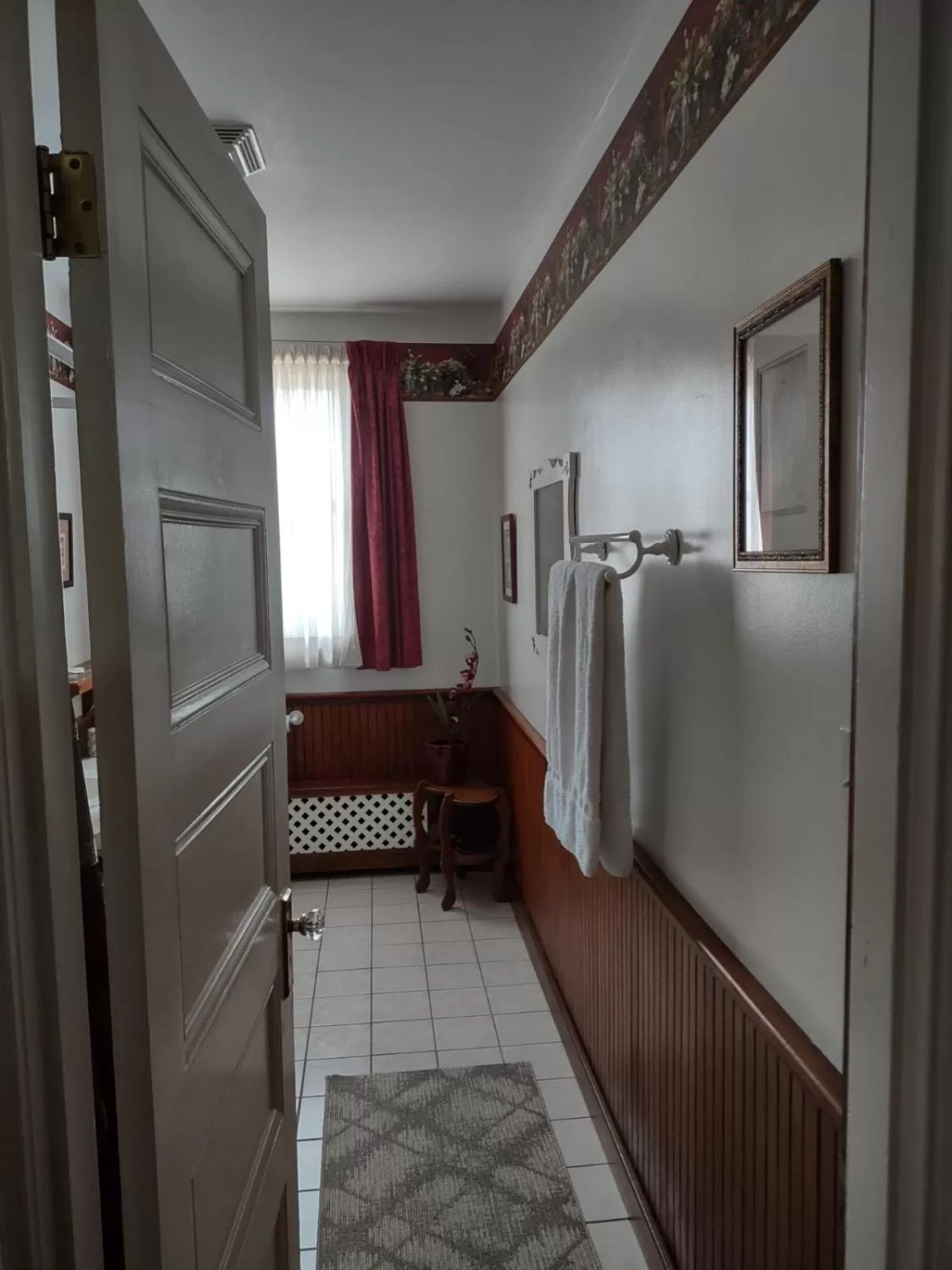 Toilet in The King George Inn