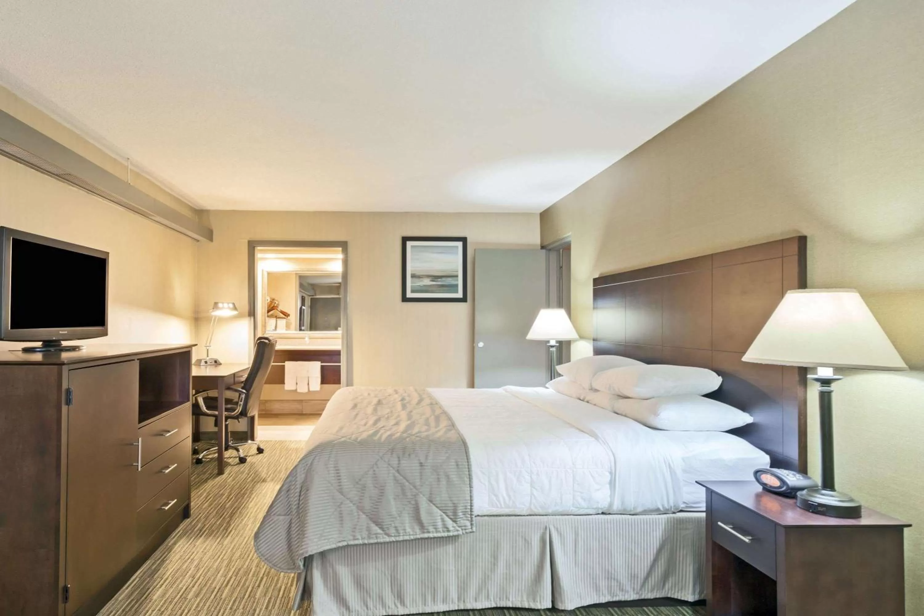 Photo of the whole room in Wyndham Garden Ann Arbor