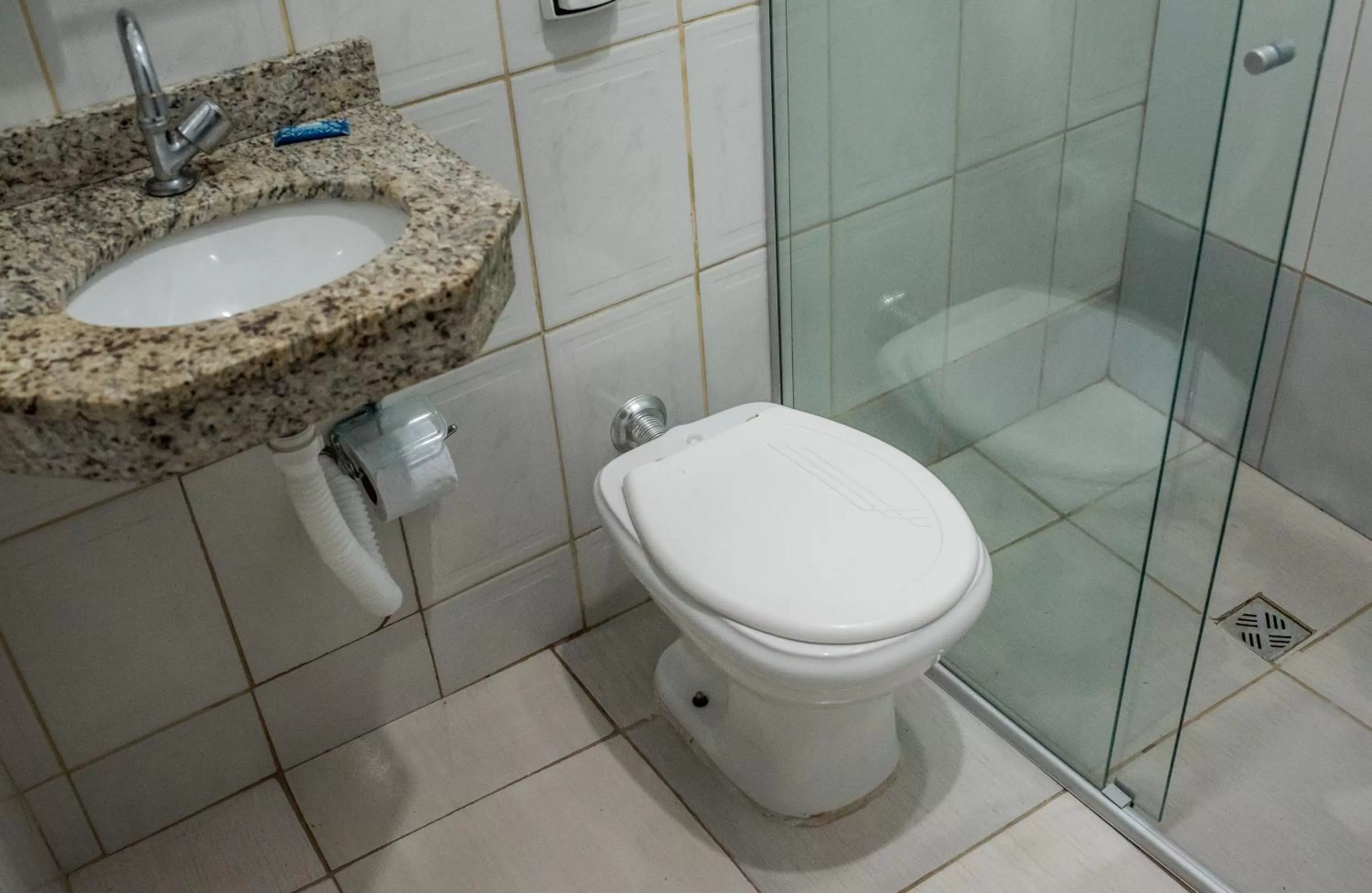 Shower, Bathroom in Pousada Rabake