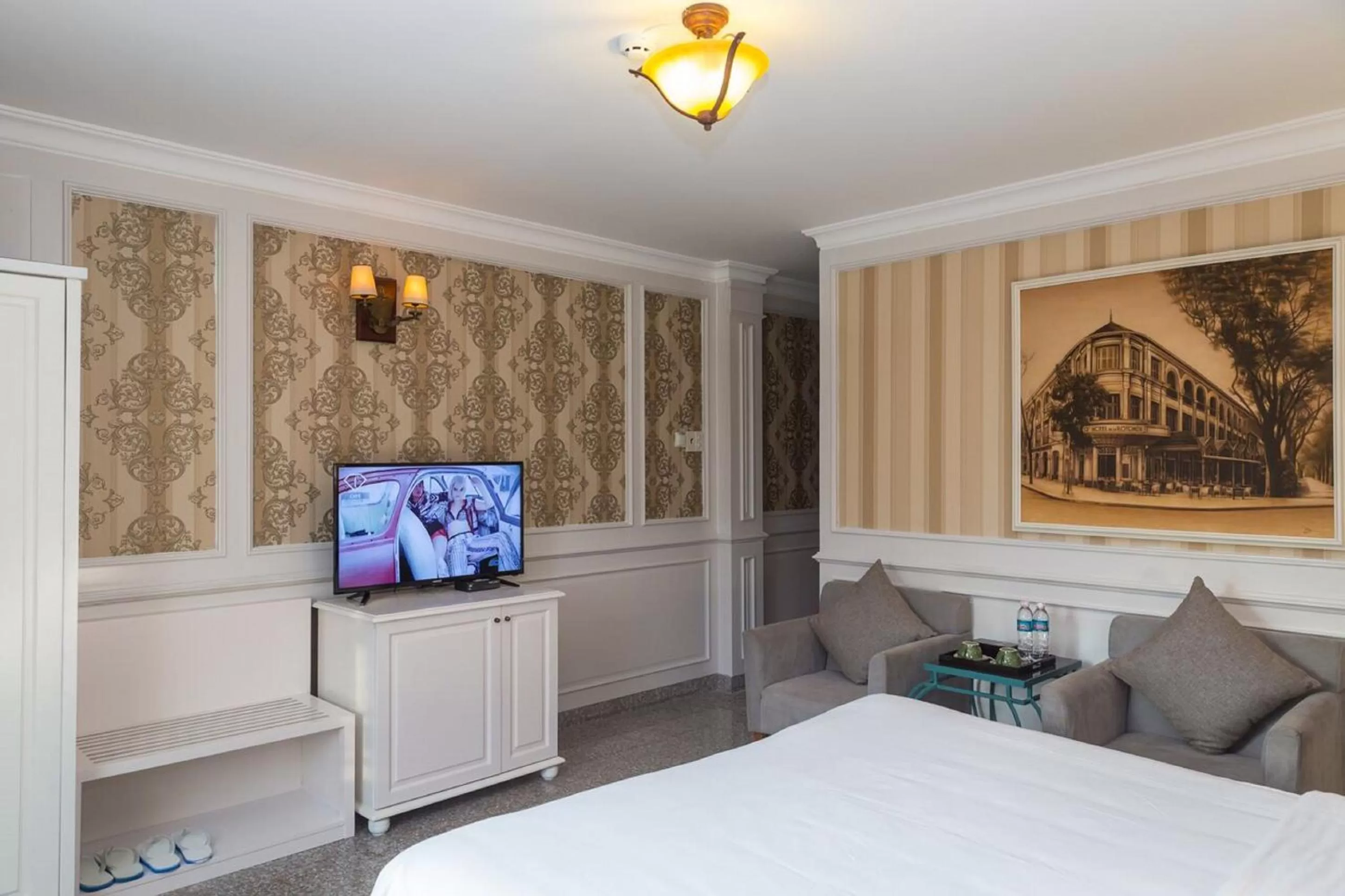 Bathroom, Bed in Ben Thanh Boutique Hotel