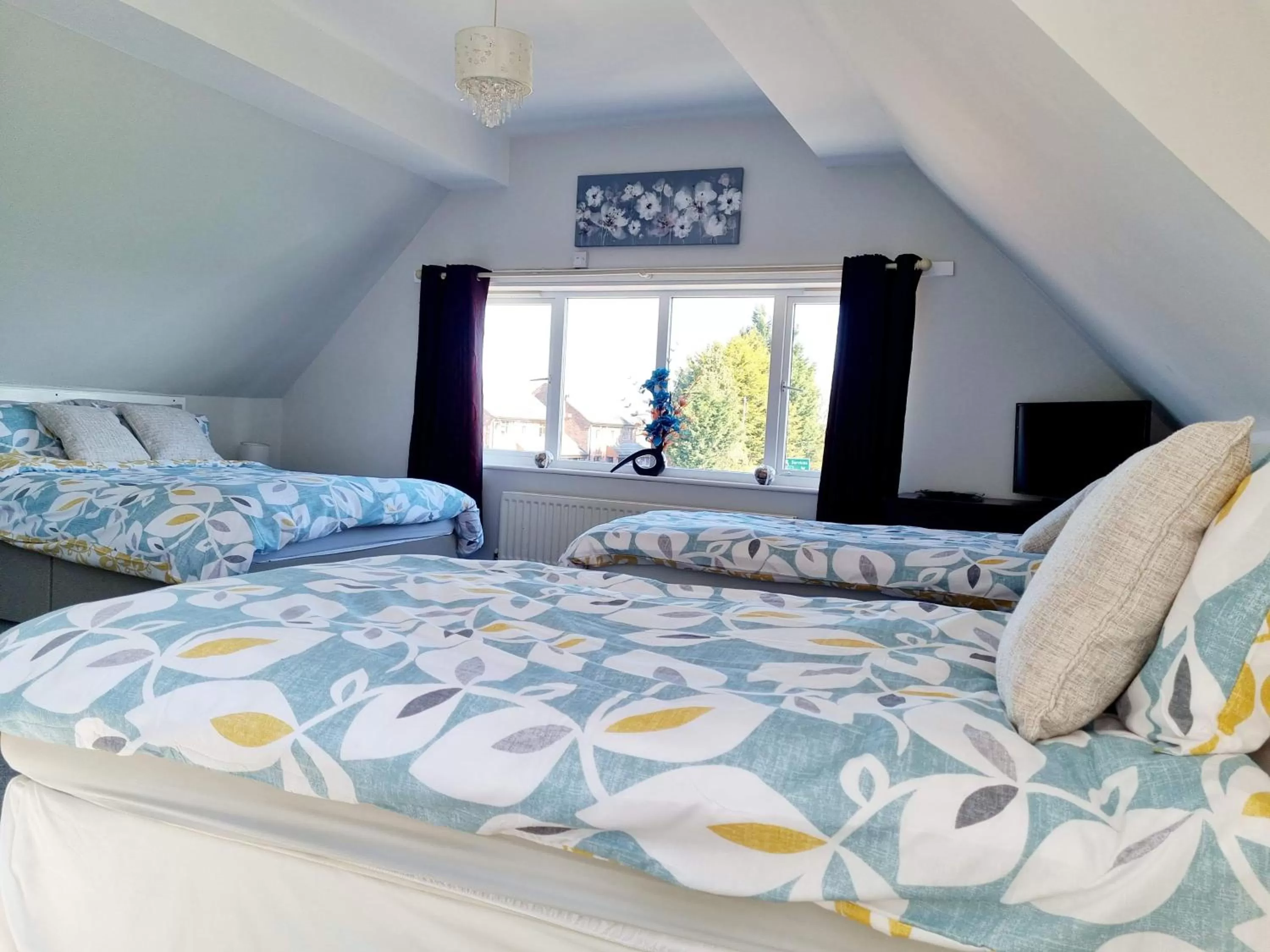 Bed in Wheatsheaf Inn