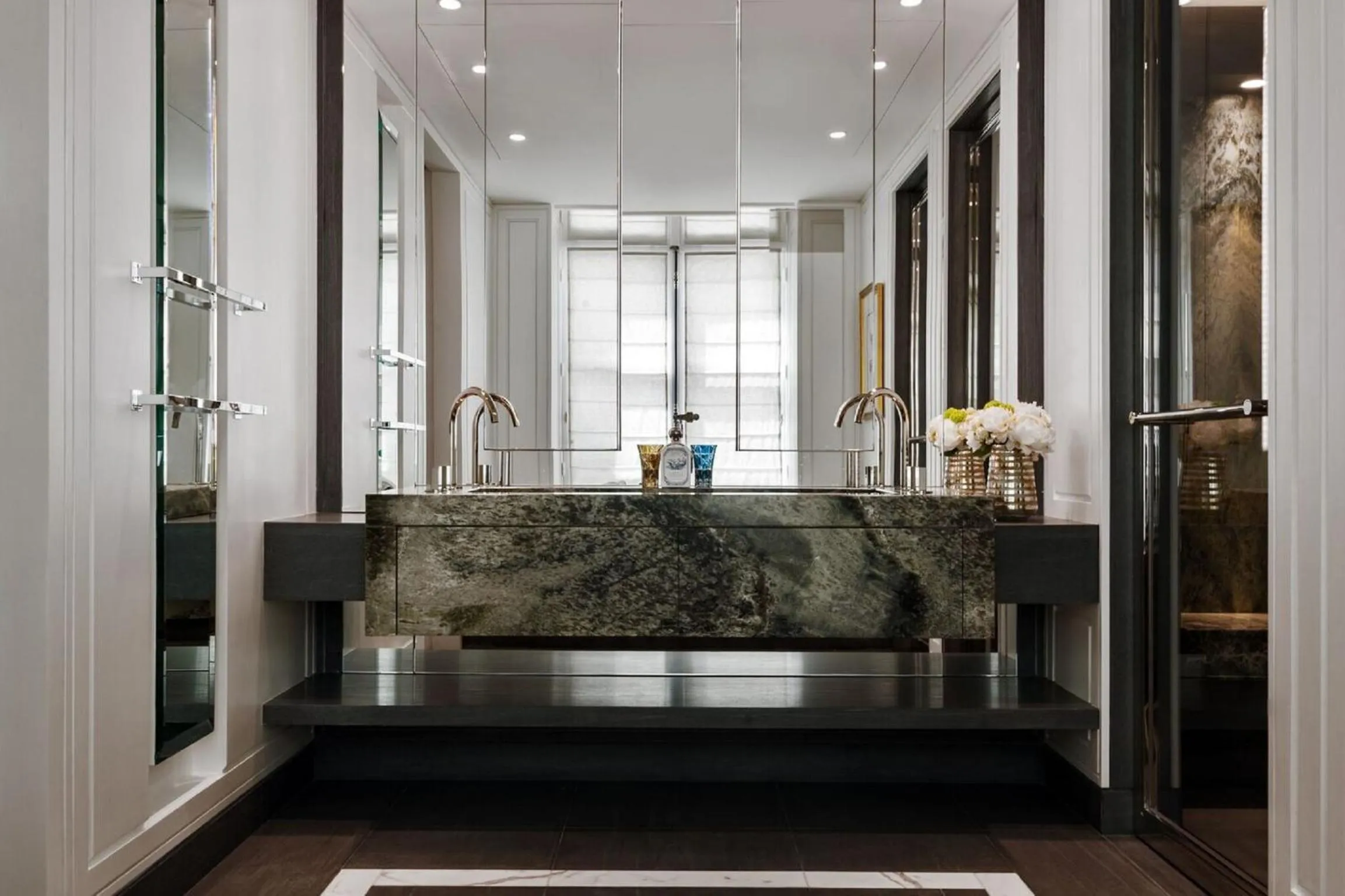 Bathroom in Hotel de Crillon