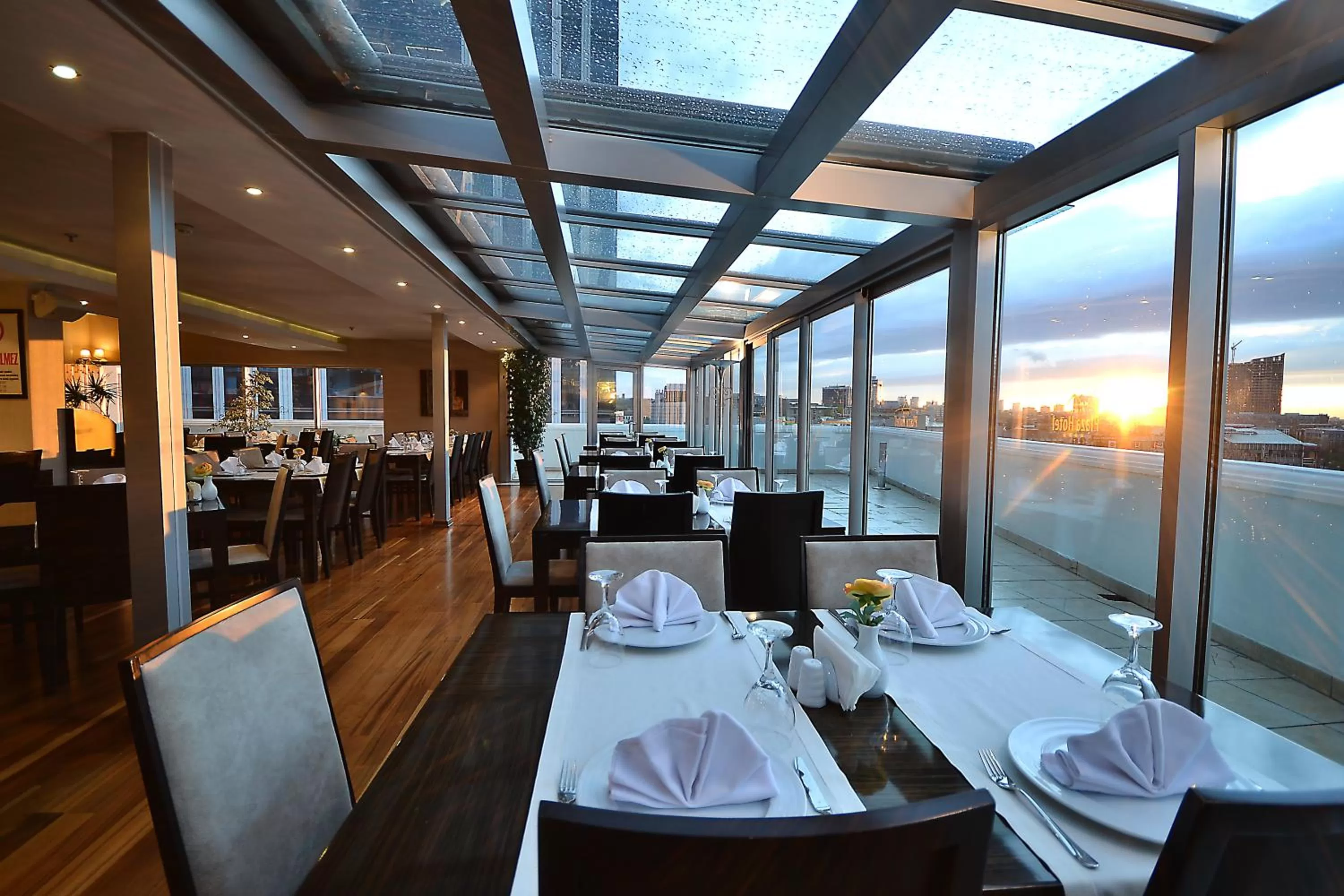 Dining area in Ankara Plaza Hotel