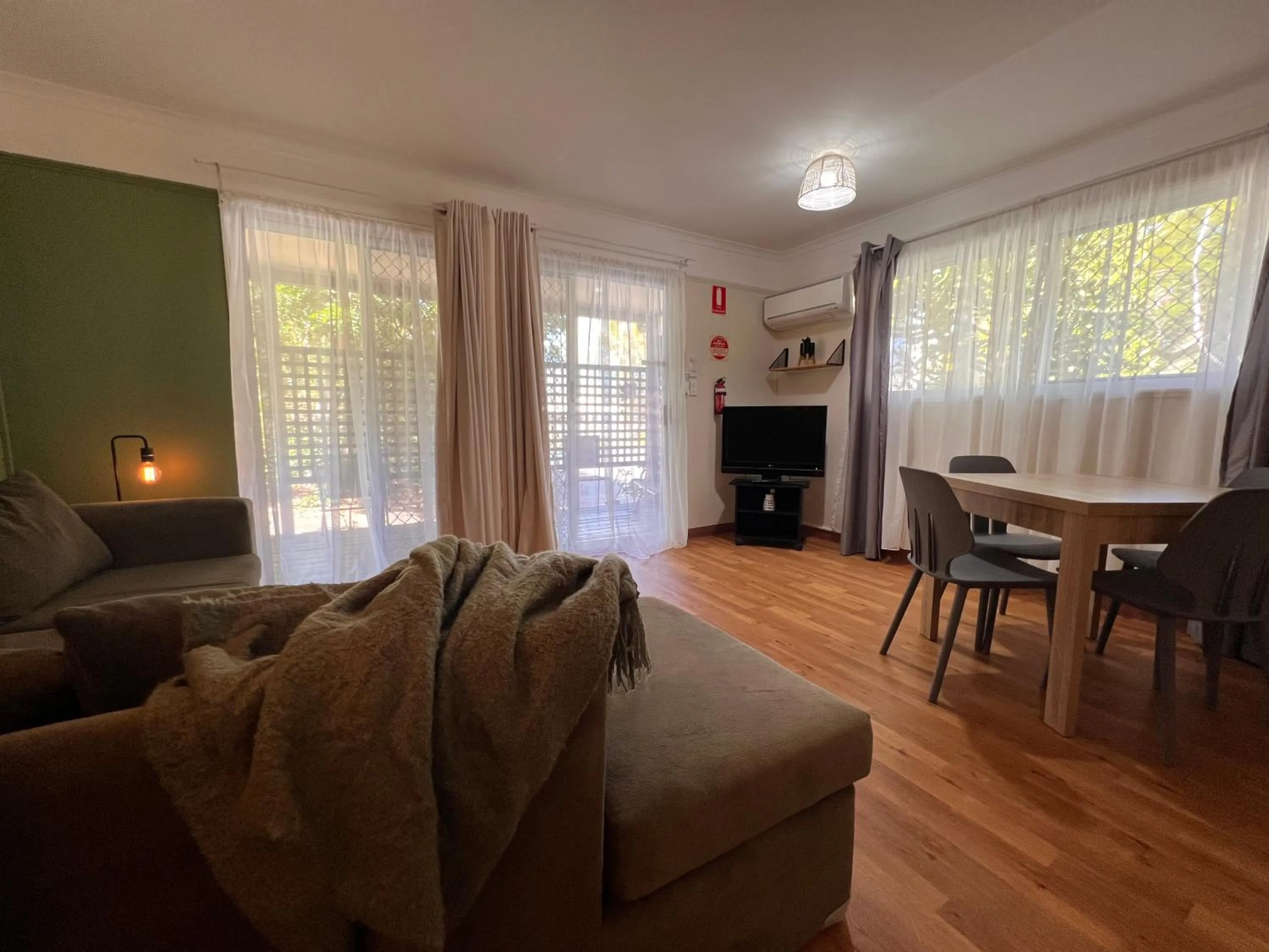 TV and multimedia in Colonial Village Resort