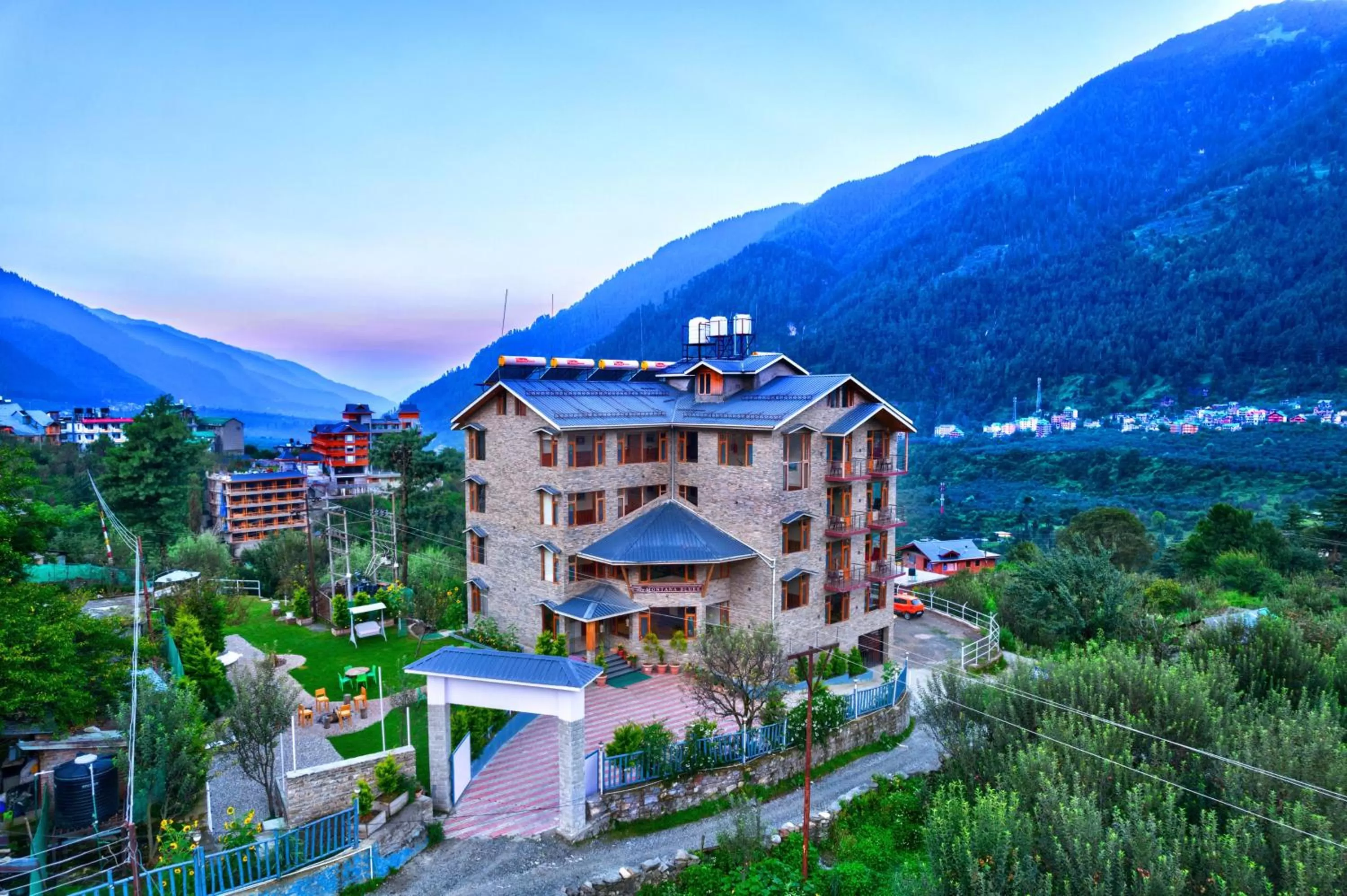 Property building in Snow City's Montana Blues Resort Manali - Heated & Air-Cooled Stay