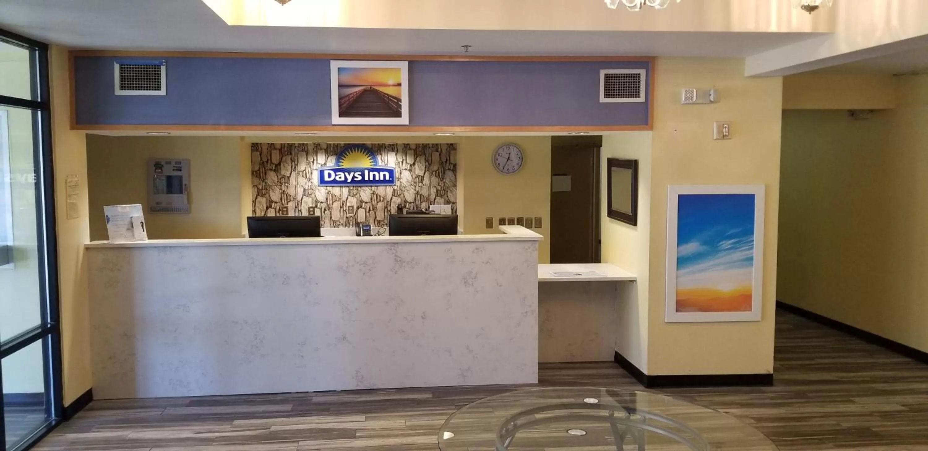 Staff in Days Inn by Wyndham Macon I-75 North
