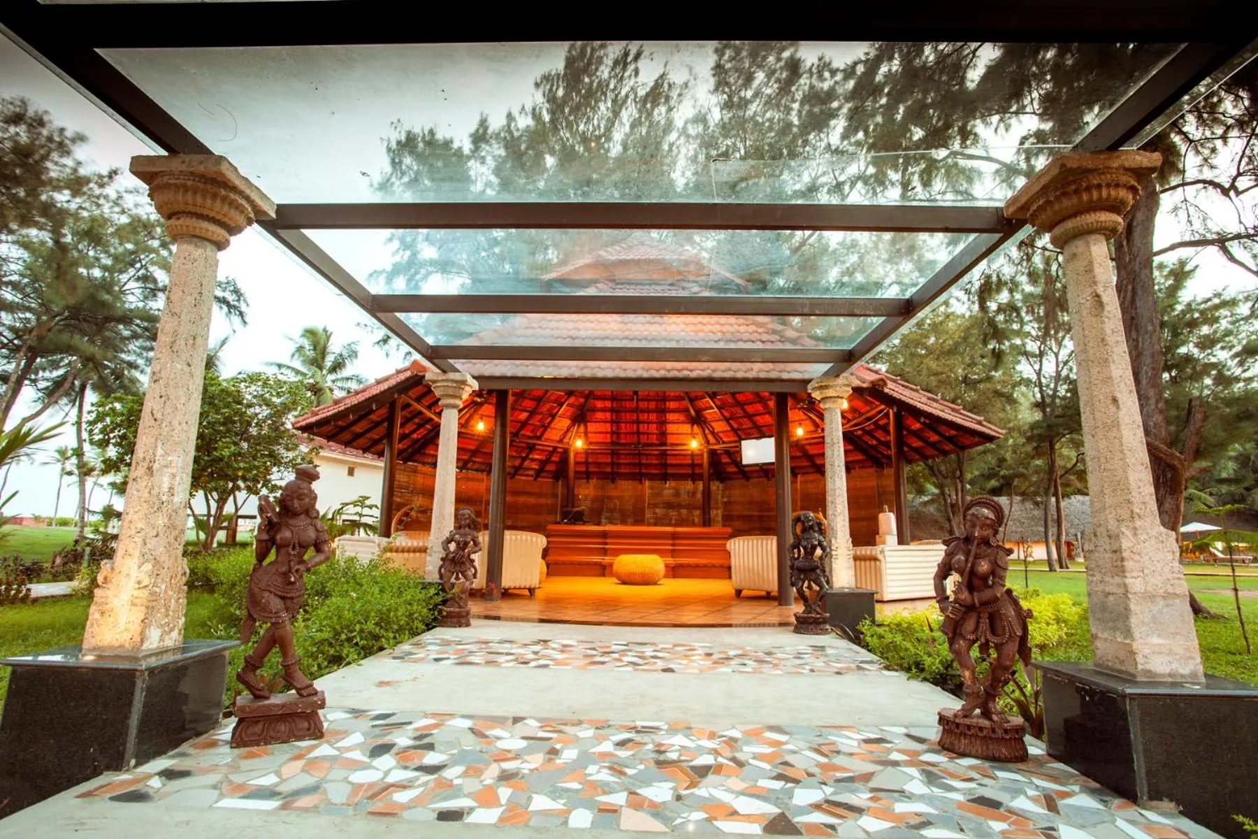 Lounge or bar in Vgp Golden Beach Resort