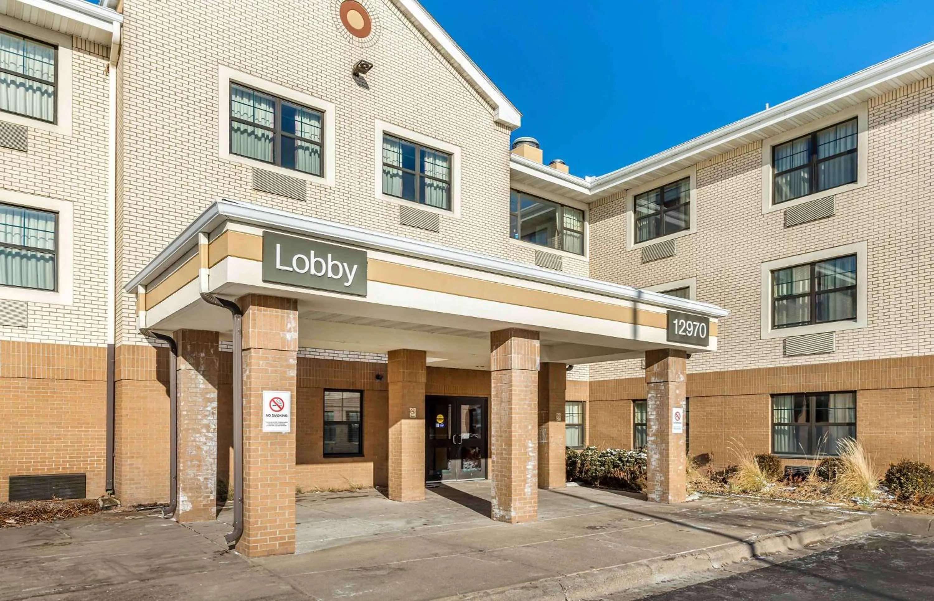 Property building in Extended Stay America Suites - Minneapolis - Maple Grove