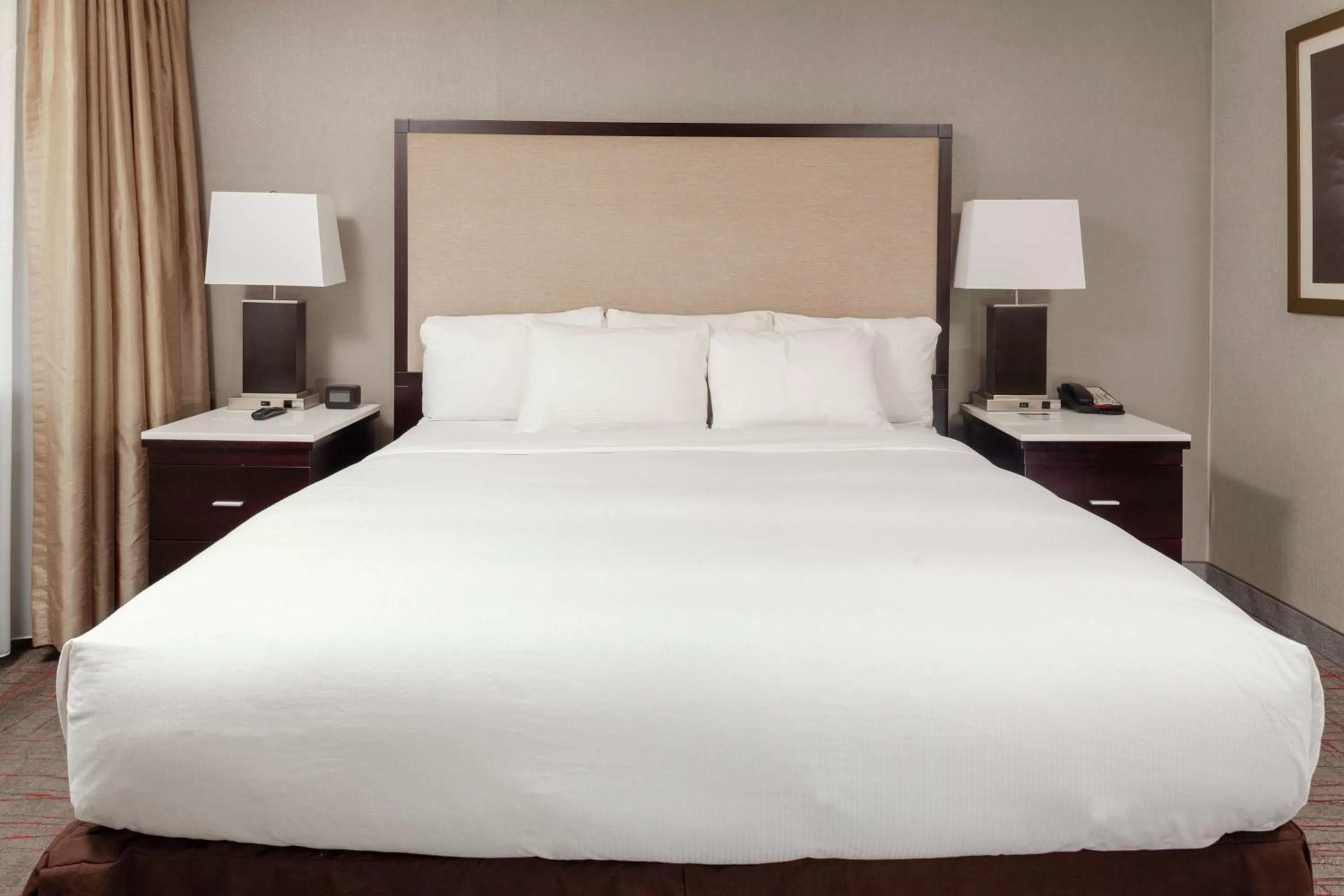 Bed in Best Hotel Dayton - Miamisburg