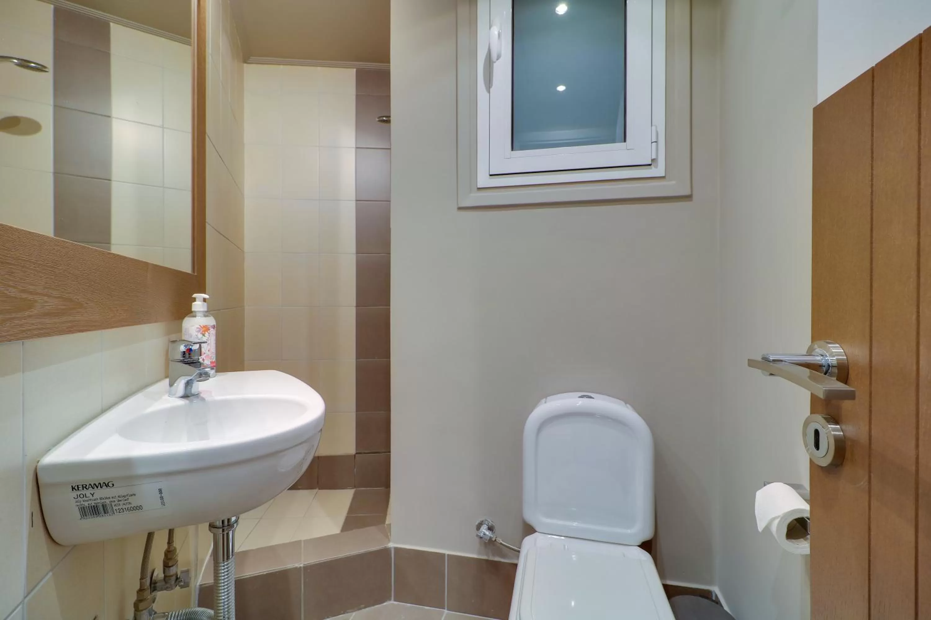 Bathroom in AthINN Residence