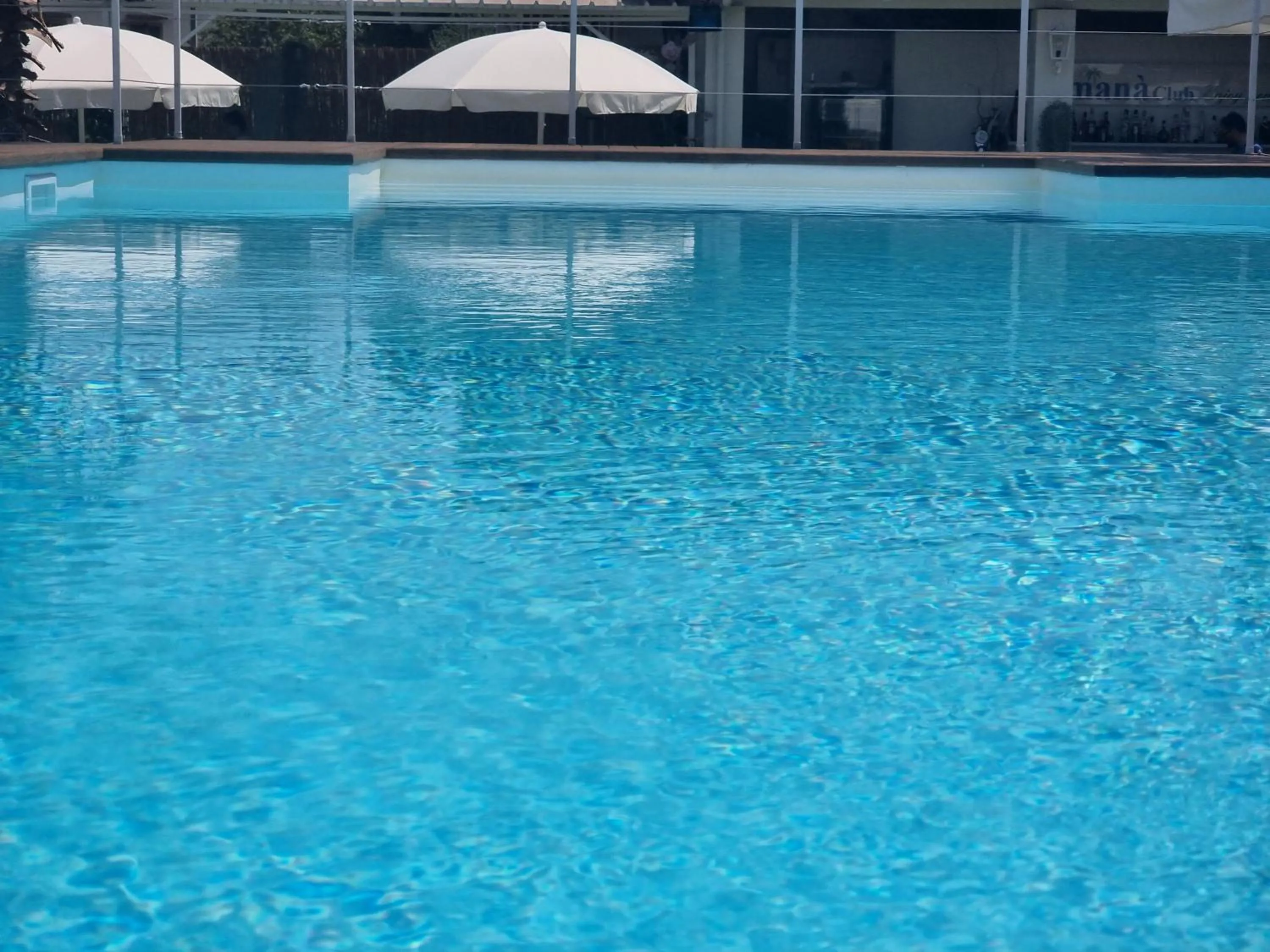 Swimming pool in Ranch Palace Hotel