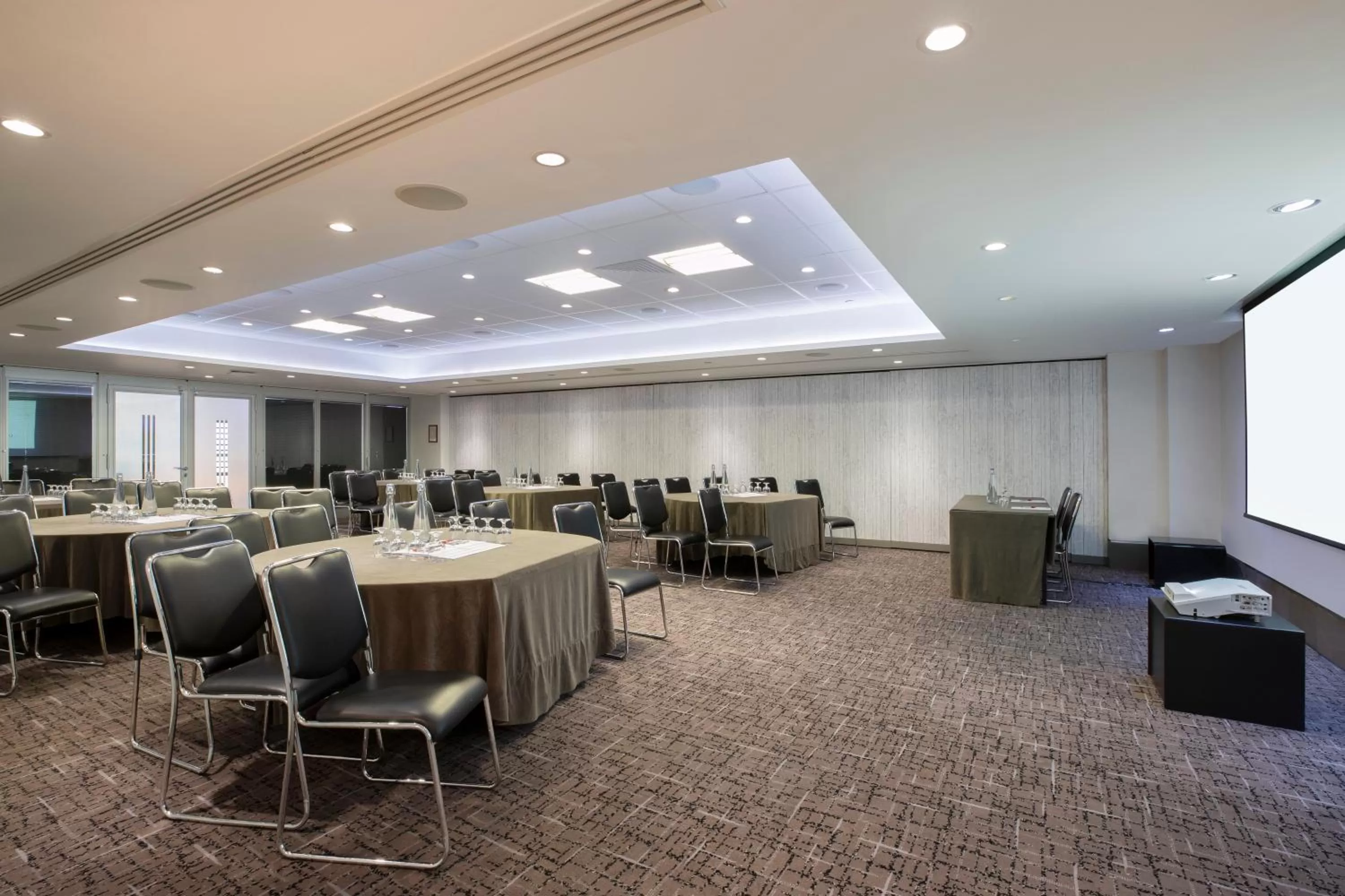 Meeting/conference room in Leonardo Royal London Tower Bridge