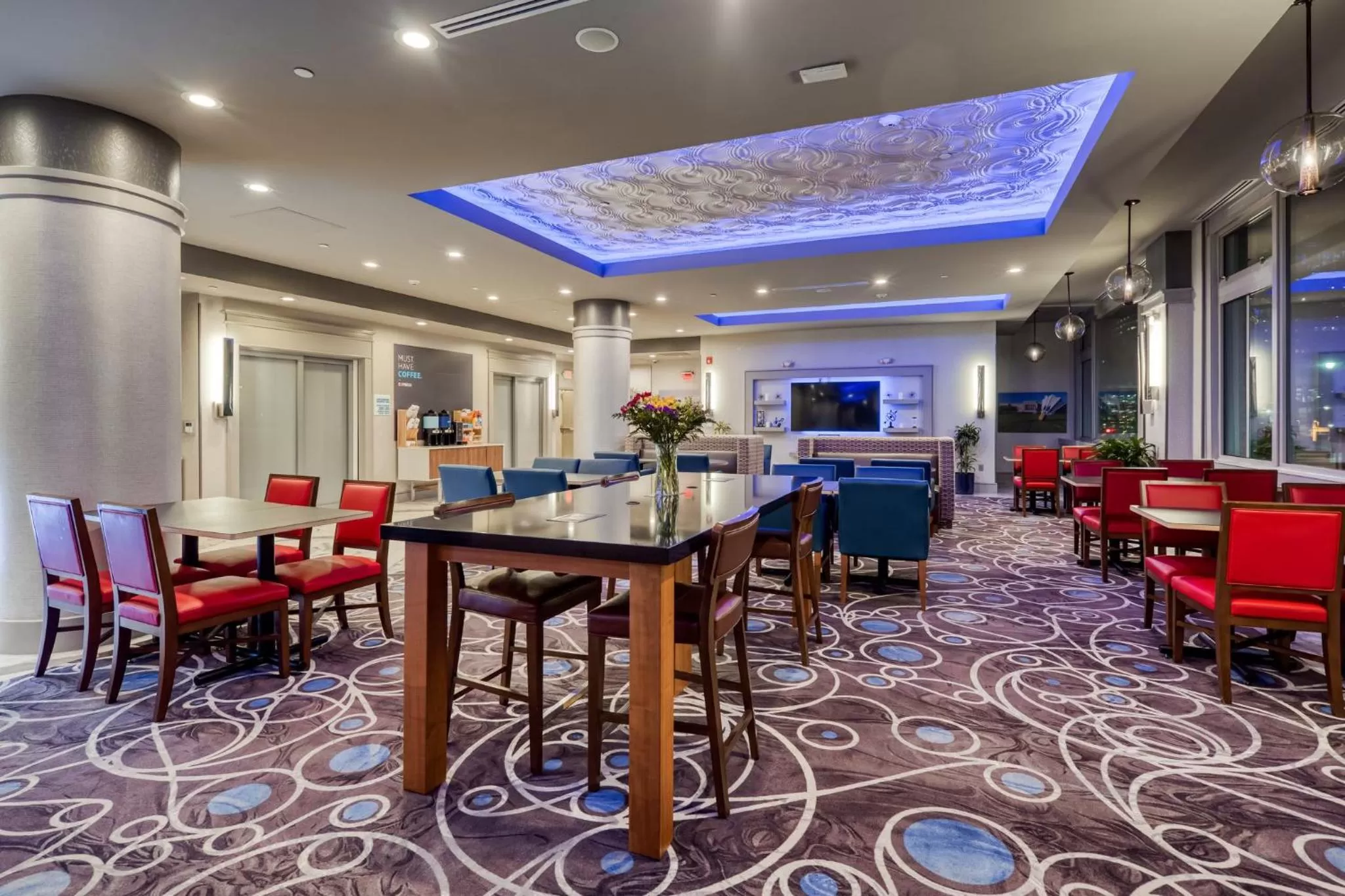 Property building in Holiday Inn Express Kansas City Downtown