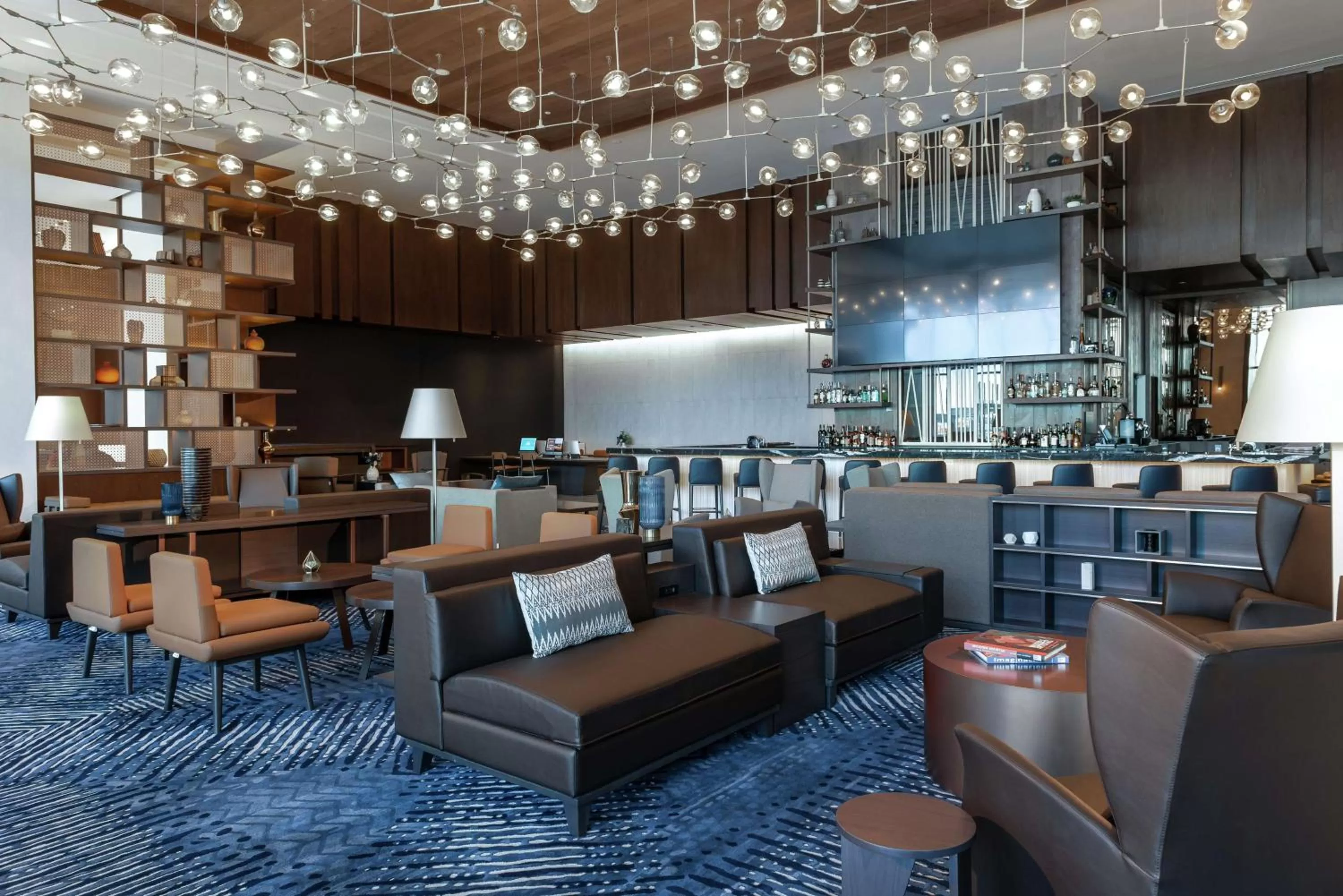 Lounge or bar in Hilton Guadalajara Midtown