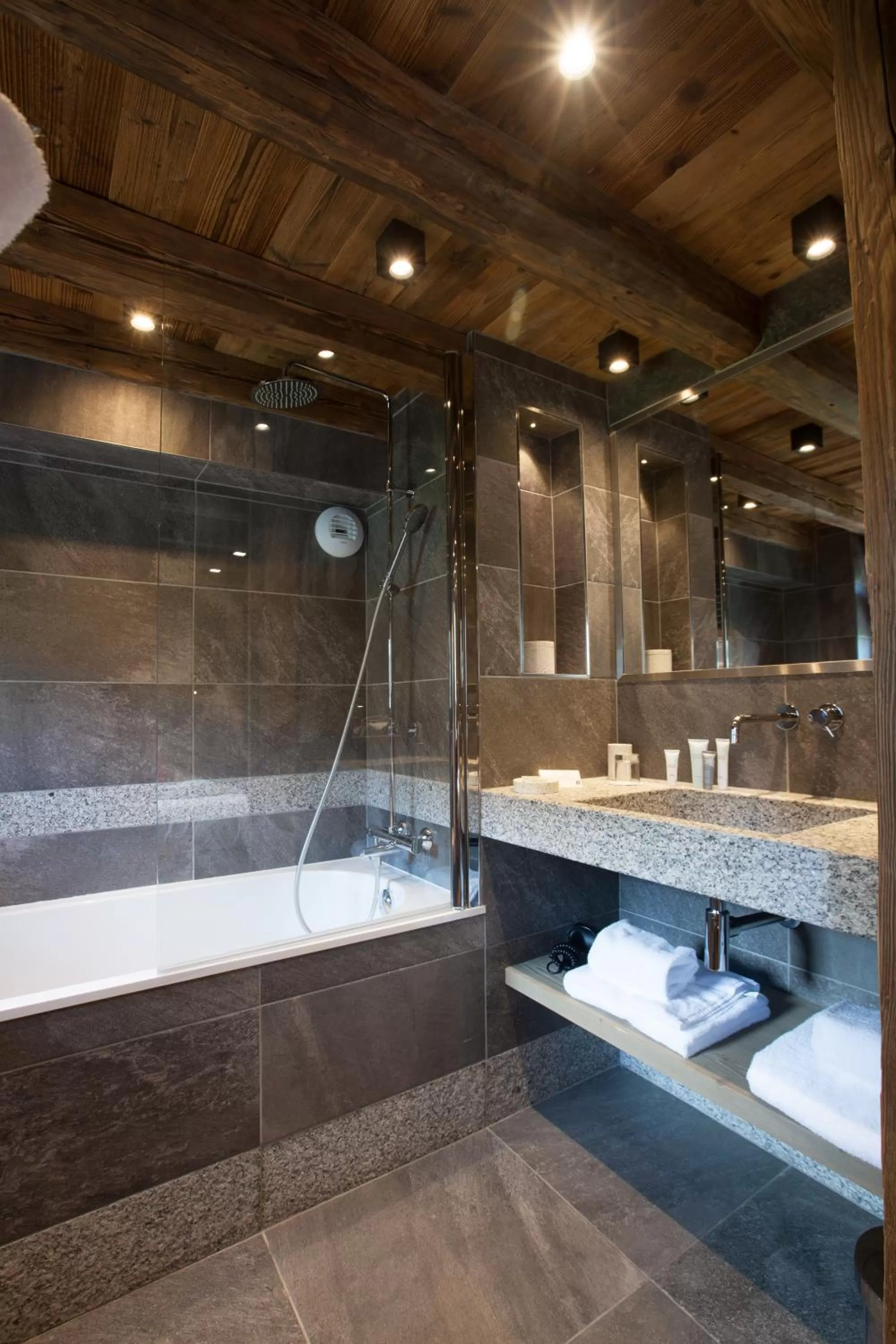 Bathroom in Au Coin Du Feu