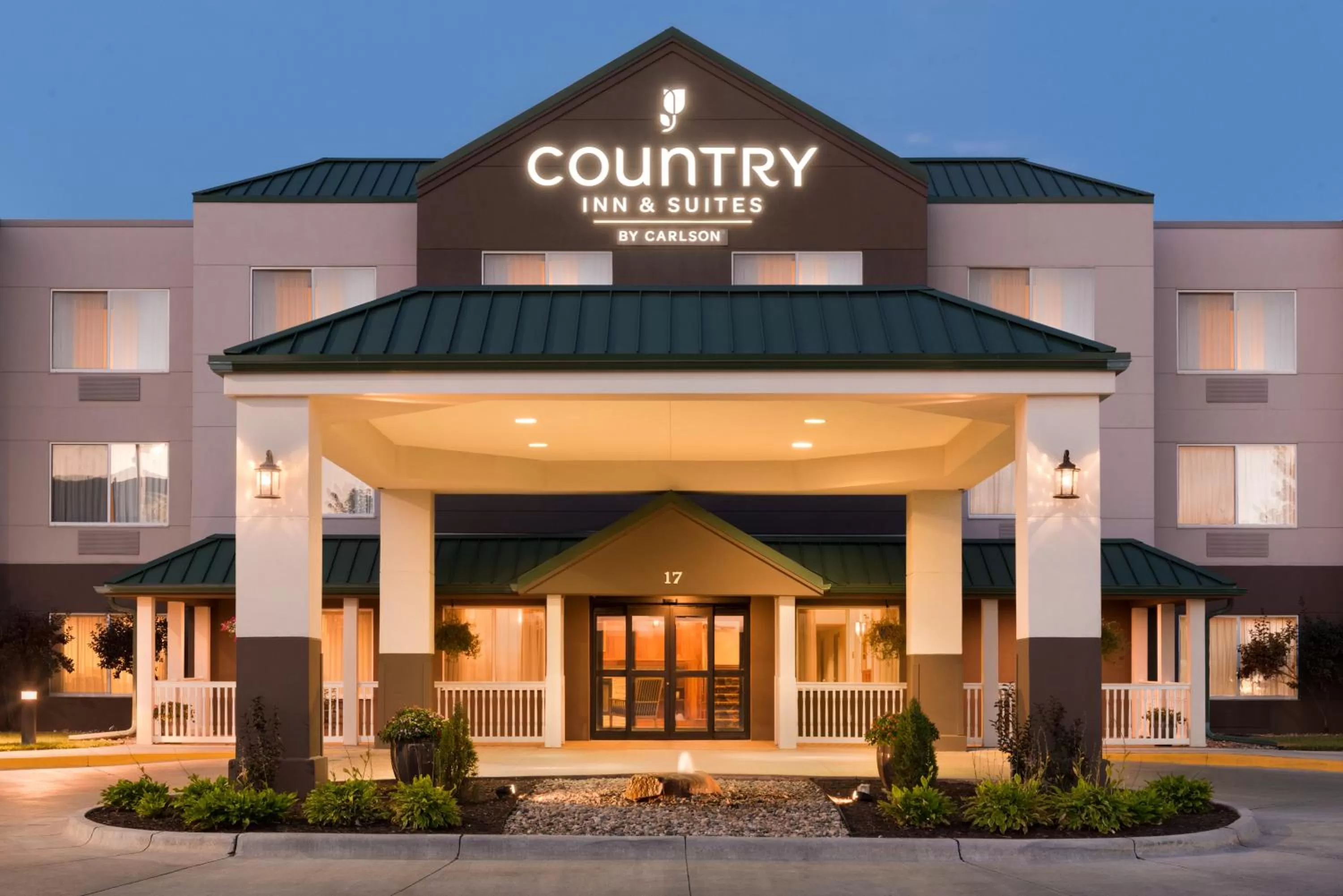 Facade/entrance in Country Inn & Suites by Radisson, Council Bluffs, IA