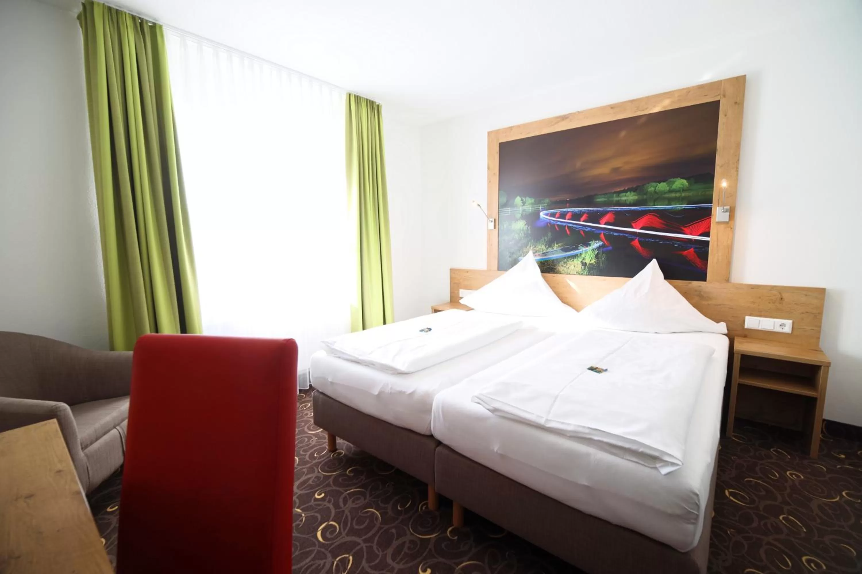 Bed in ALTE LINDE Landhotel & Restaurant