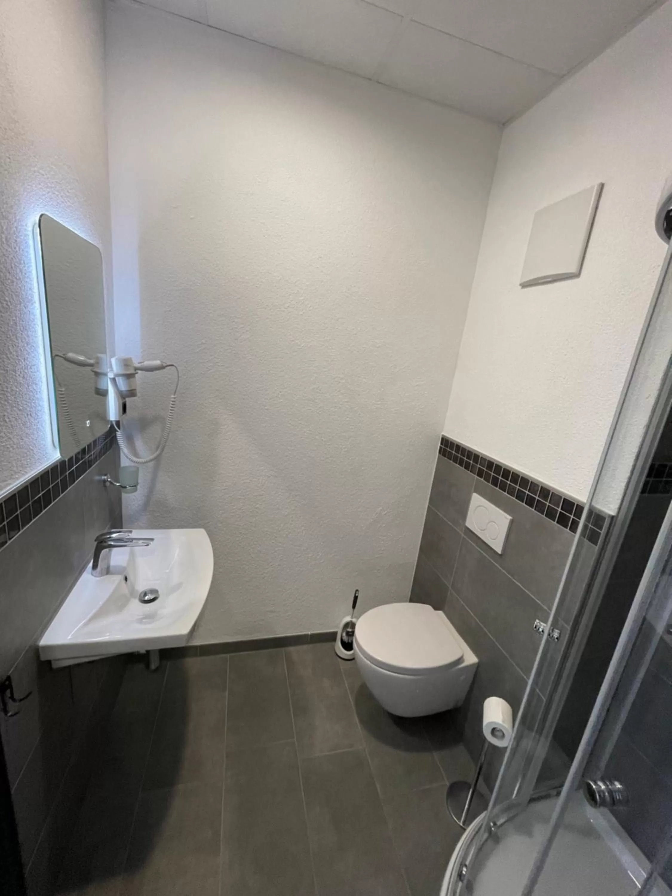 Toilet in Yebs Hotel