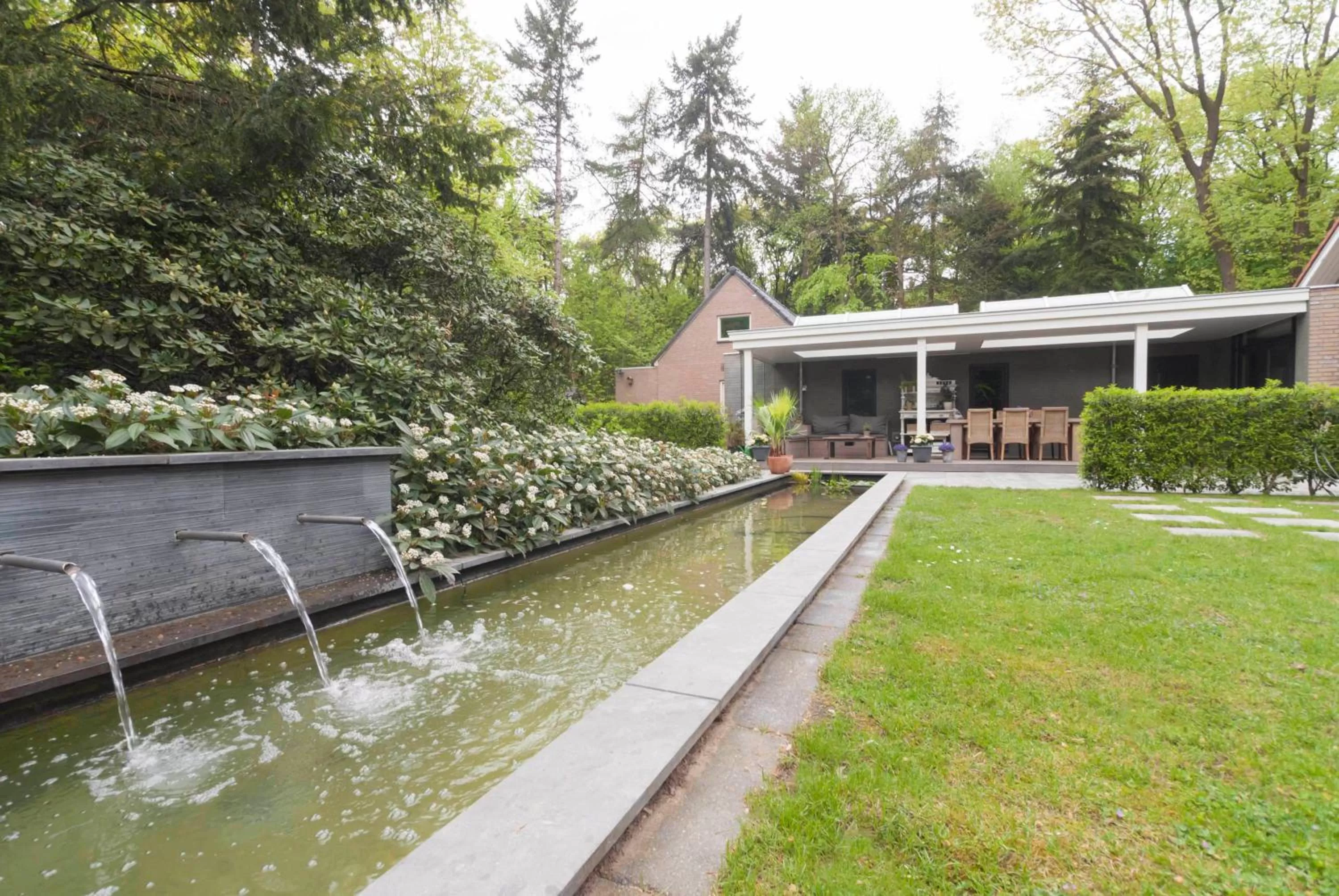 Garden in B&B Het Zonnehuis Boxtel