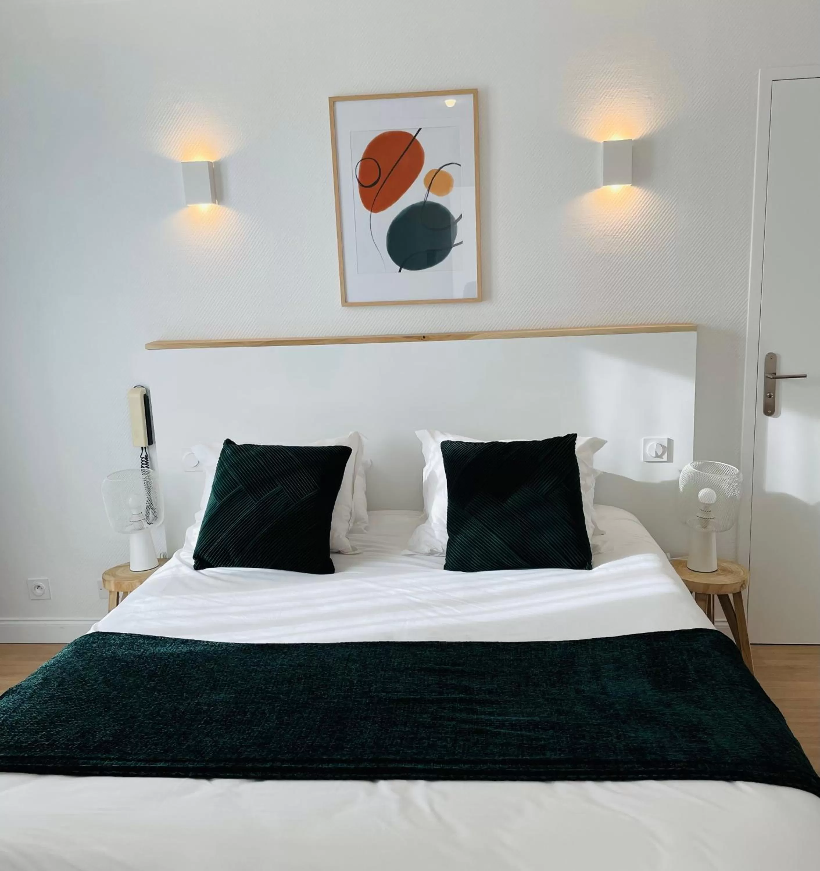 Bed in Hôtel Porte Mars Reims Gare Centre Arena