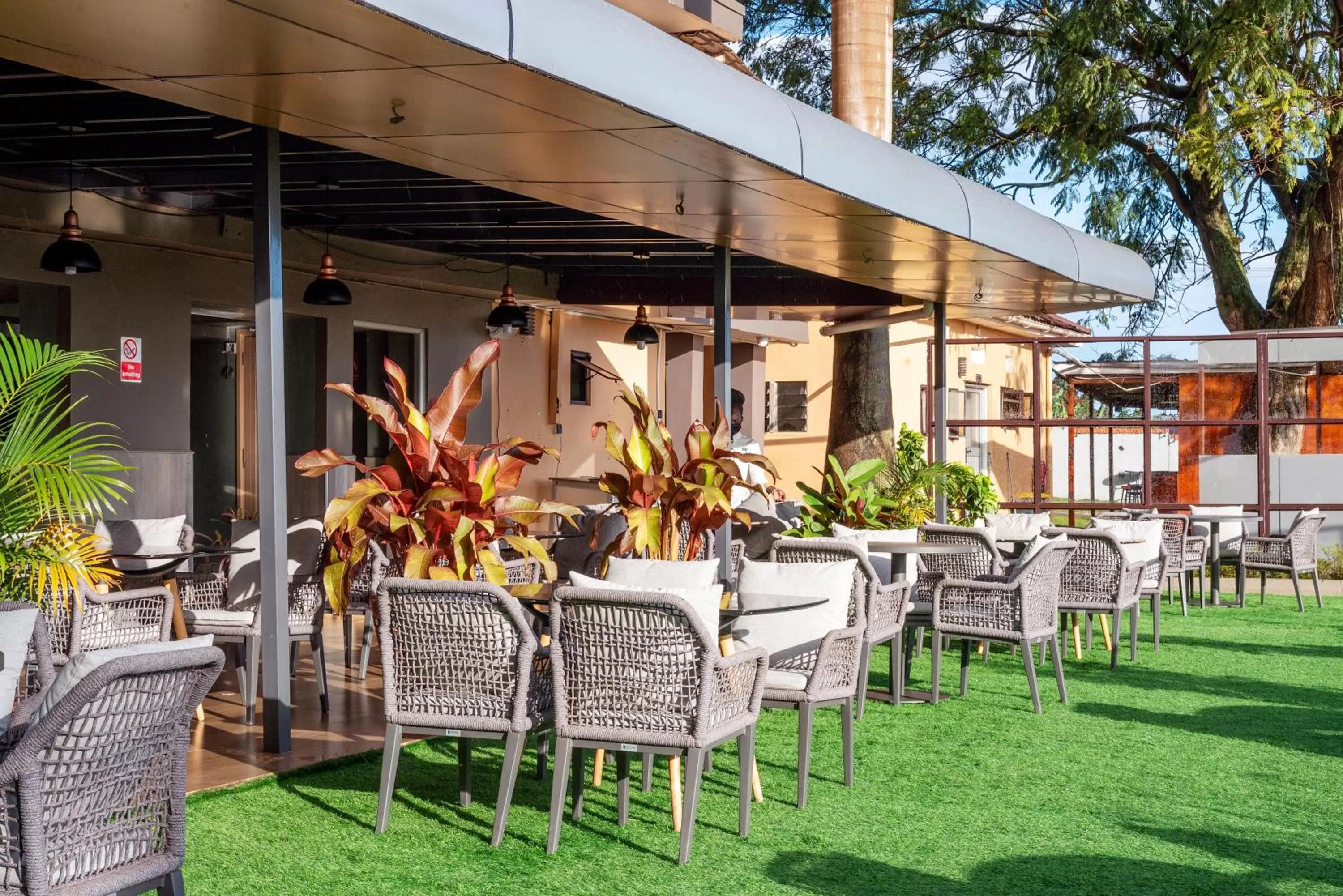 Restaurant/places to eat in Afro Park Hotel