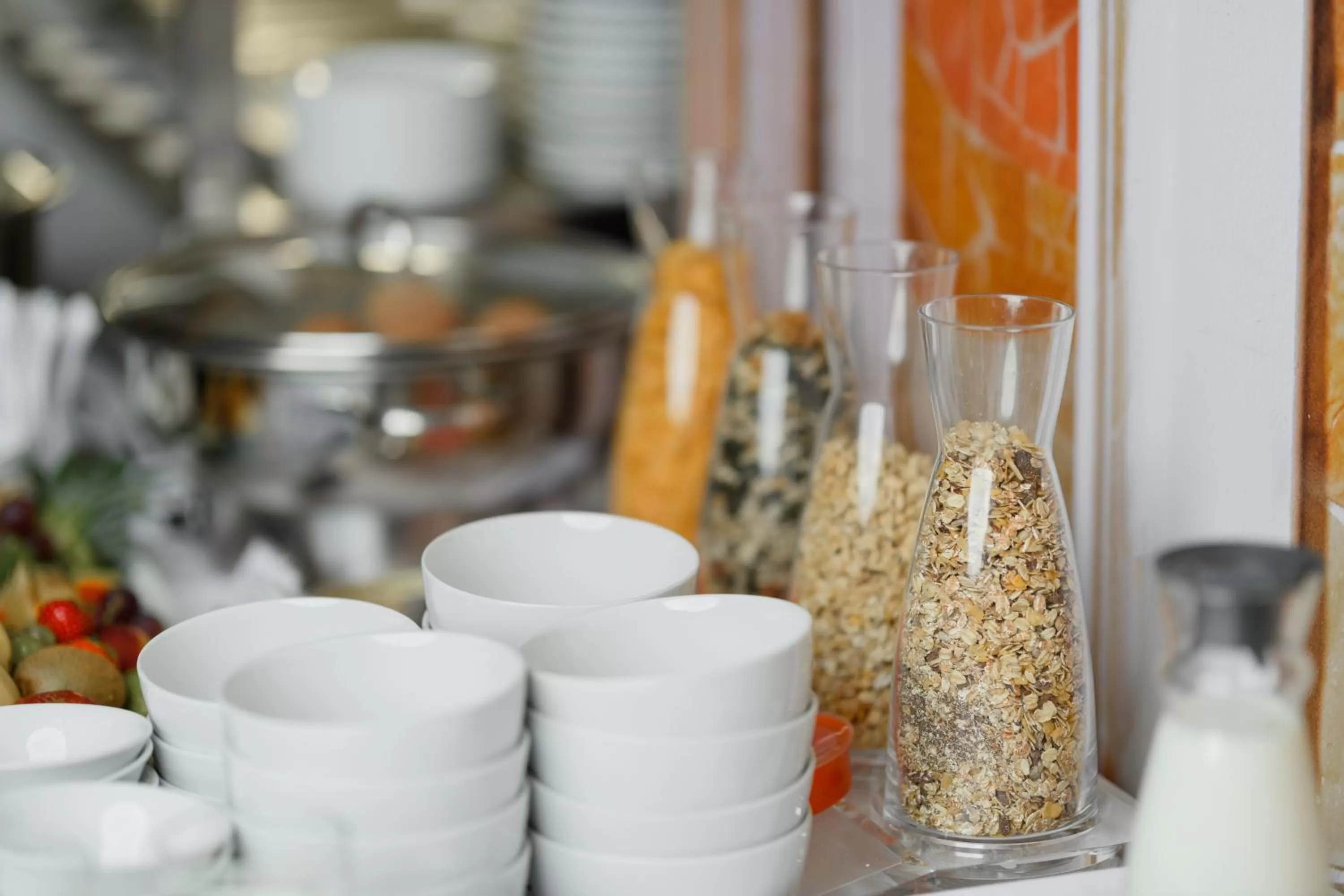 Food and drinks in Hotel Bleibtreu Berlin by Golden Tulip