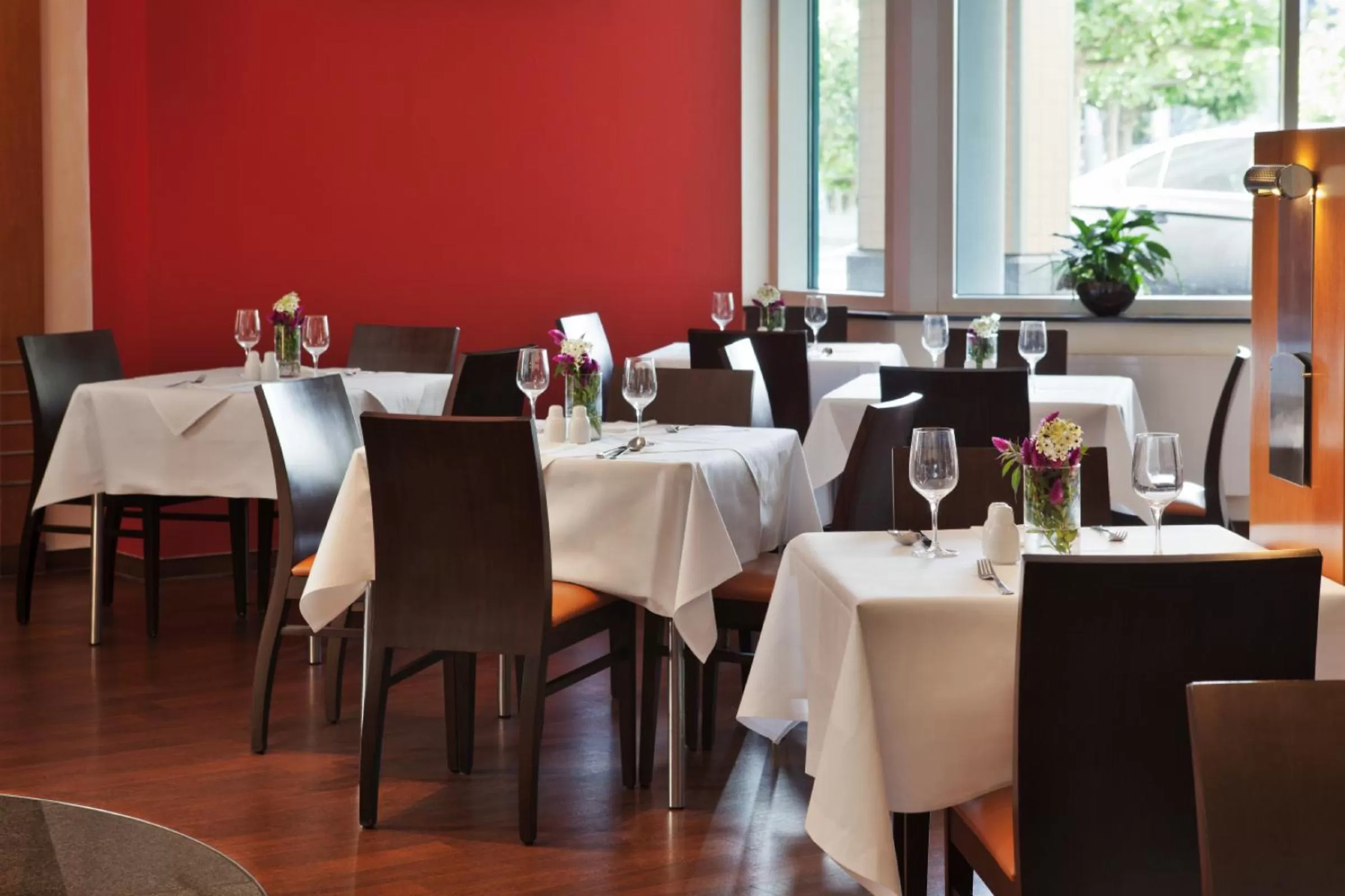 Restaurant/places to eat in IntercityHotel Kassel