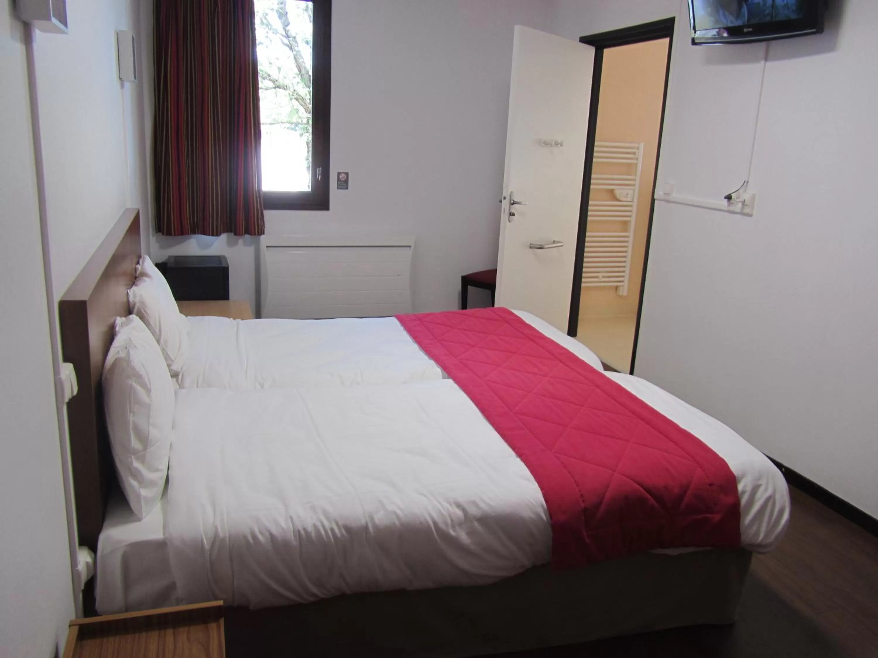 Photo of the whole room, Bed in Hôtel Le Saint Joseph