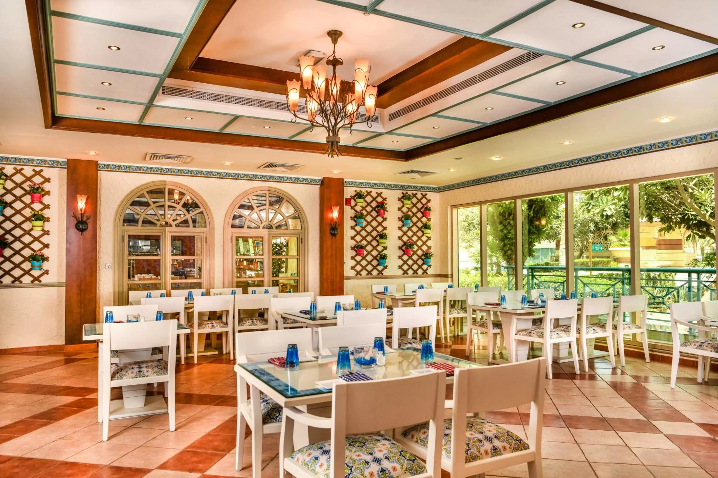 Restaurant/places to eat in Al Raha Beach Resort & Spa