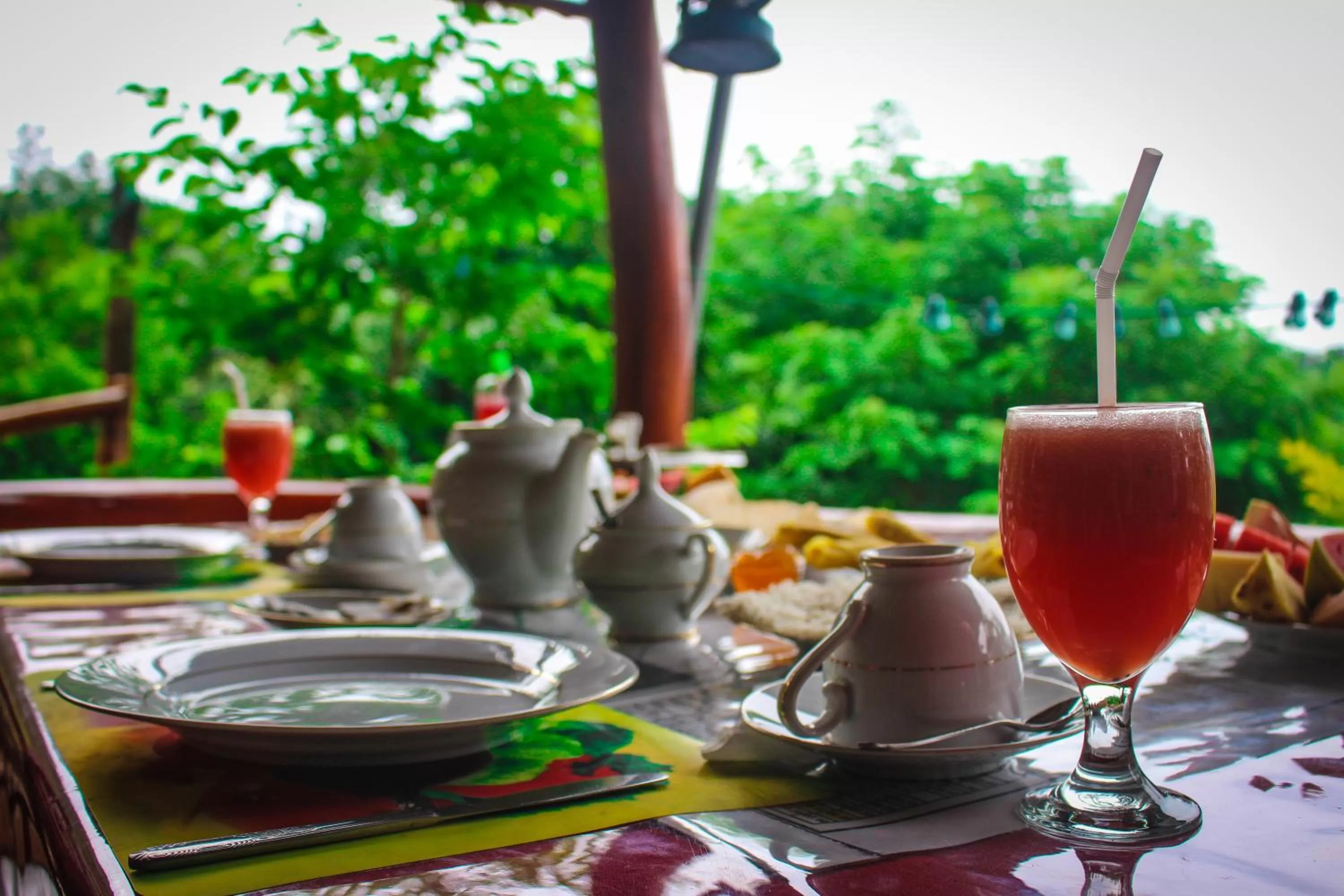 Restaurant/places to eat in Guest Inn Avendra