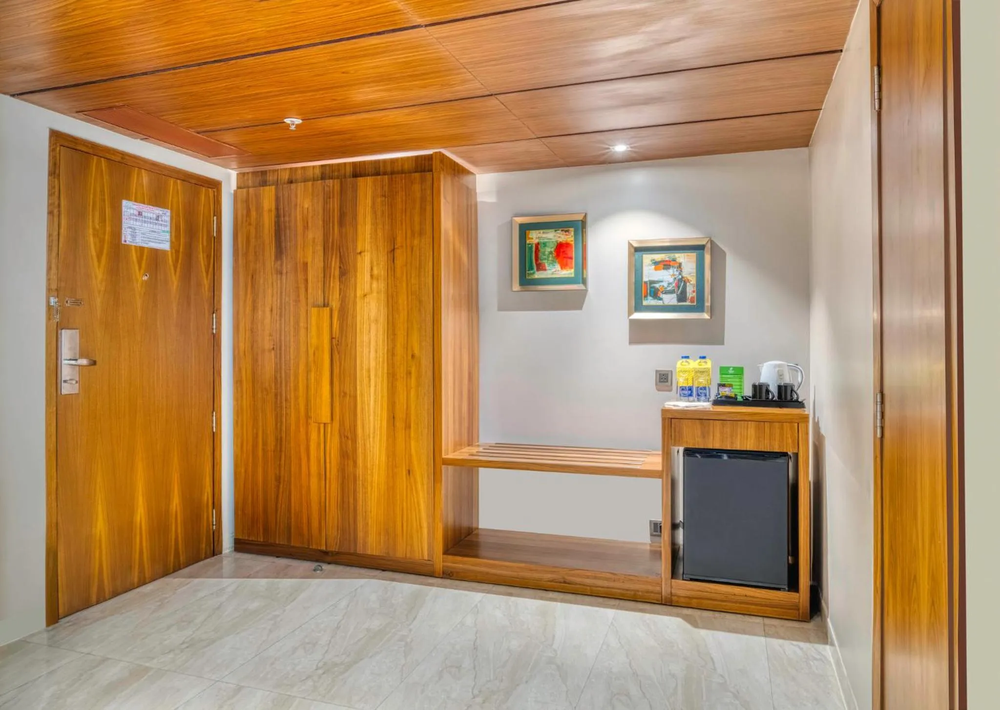 Photo of the whole room in Holiday Inn Kolkata Airport by IHG