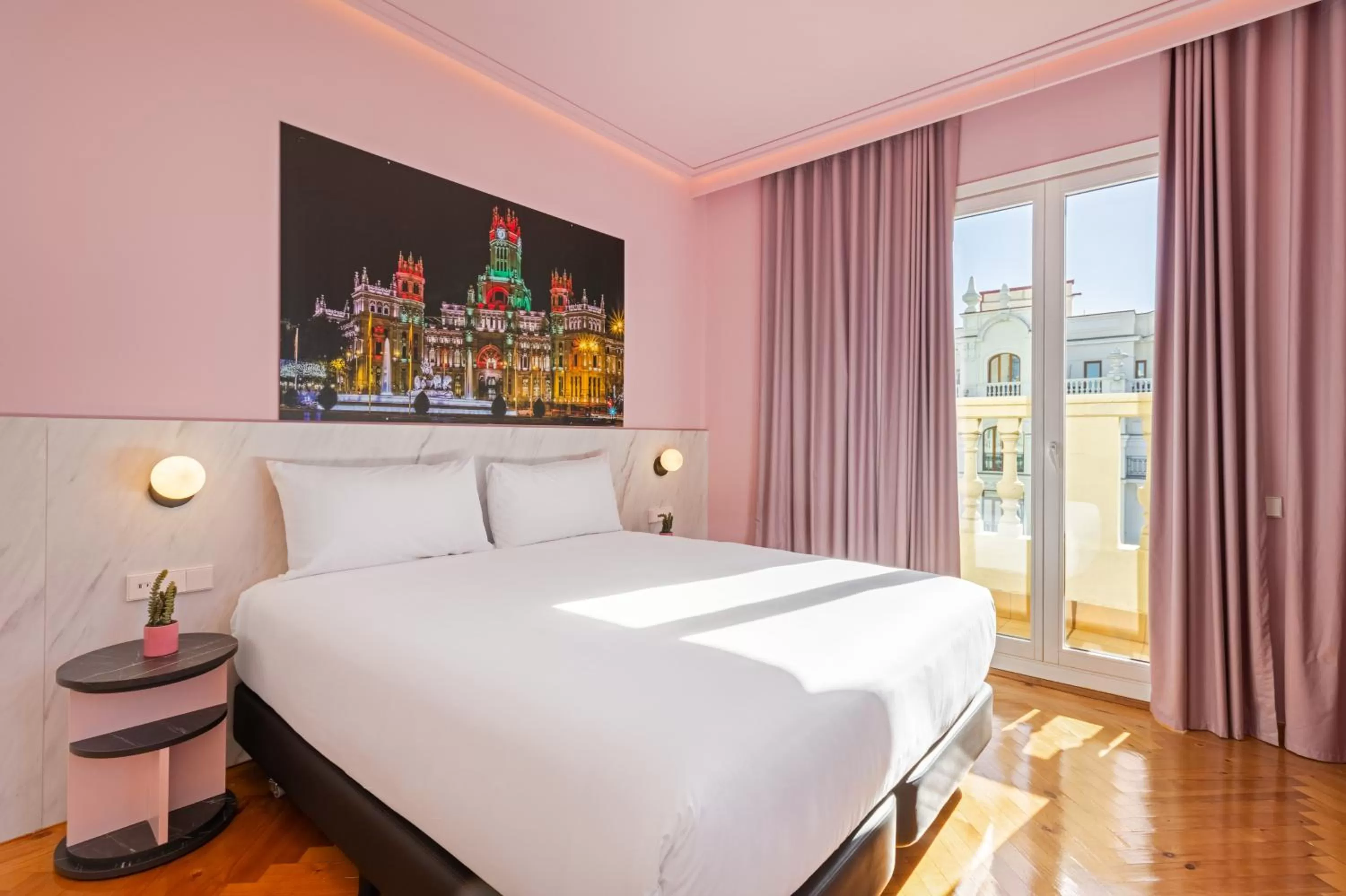 Bed in Ikonik Gran Vía