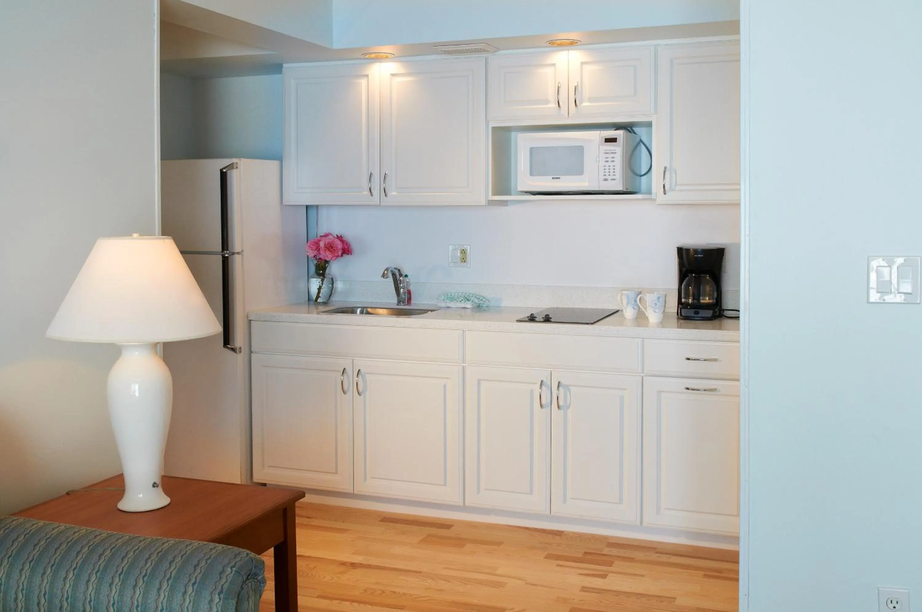 Kitchen or kitchenette in Sea Crest Inn