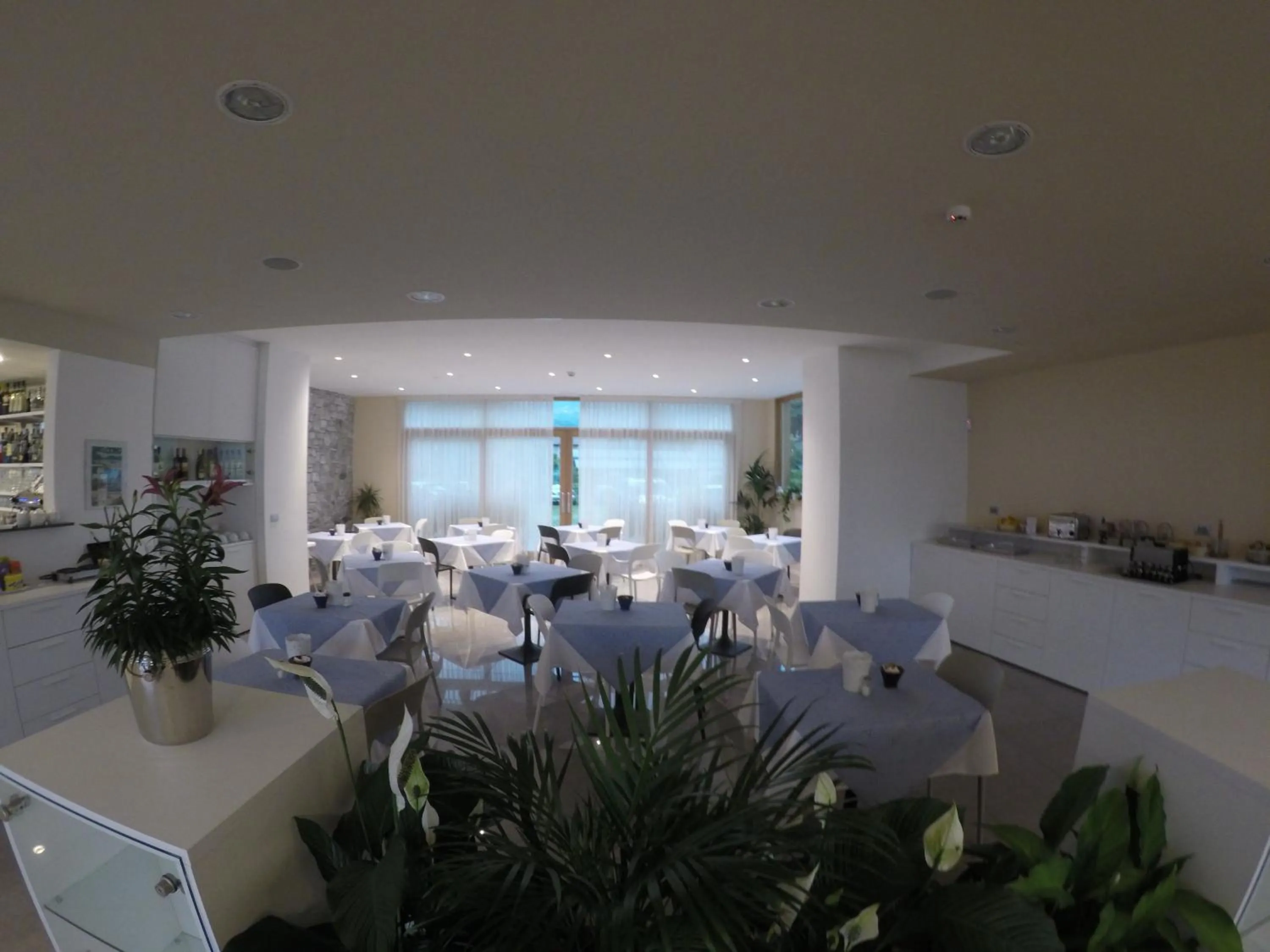 Restaurant/places to eat in Tullio Hotel