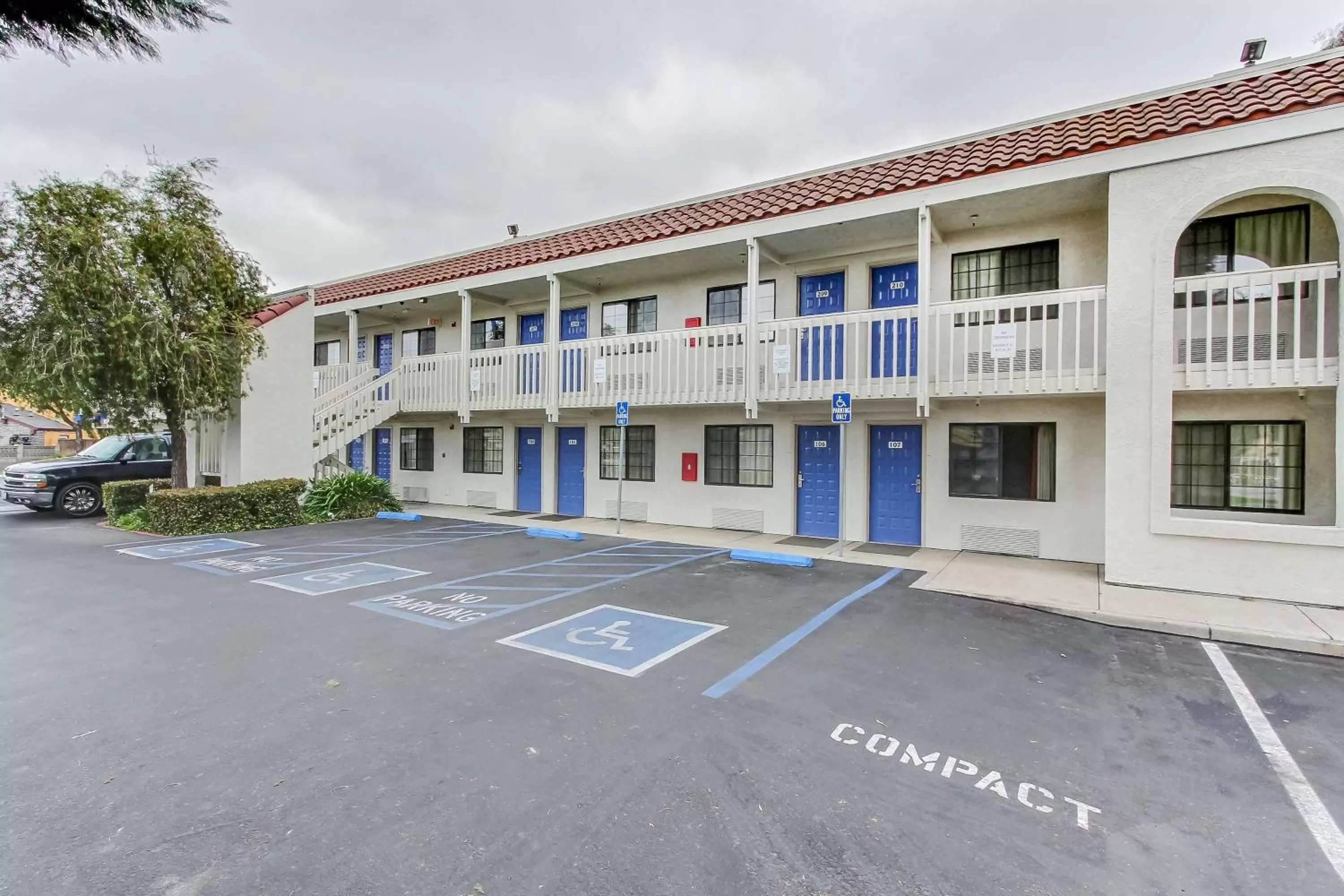 Property building in Motel 6-Salinas, CA - North Monterey Area