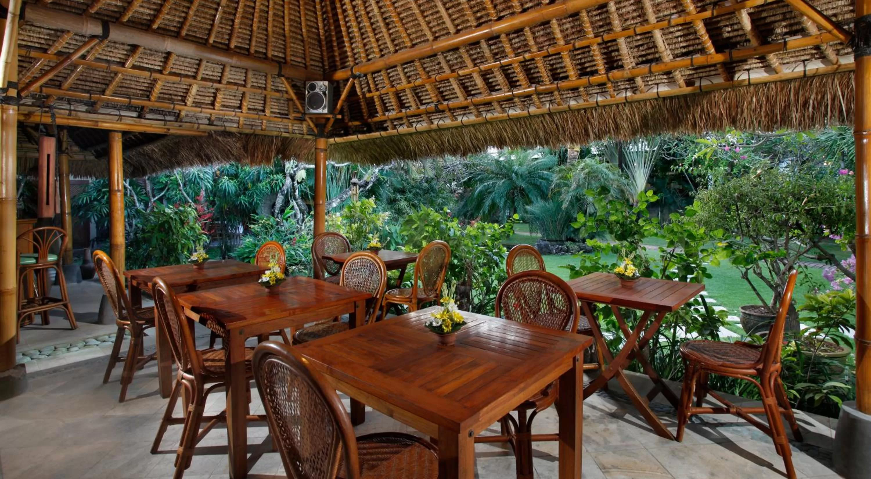 Restaurant/places to eat in Pondok Agung Bed & Breakfast