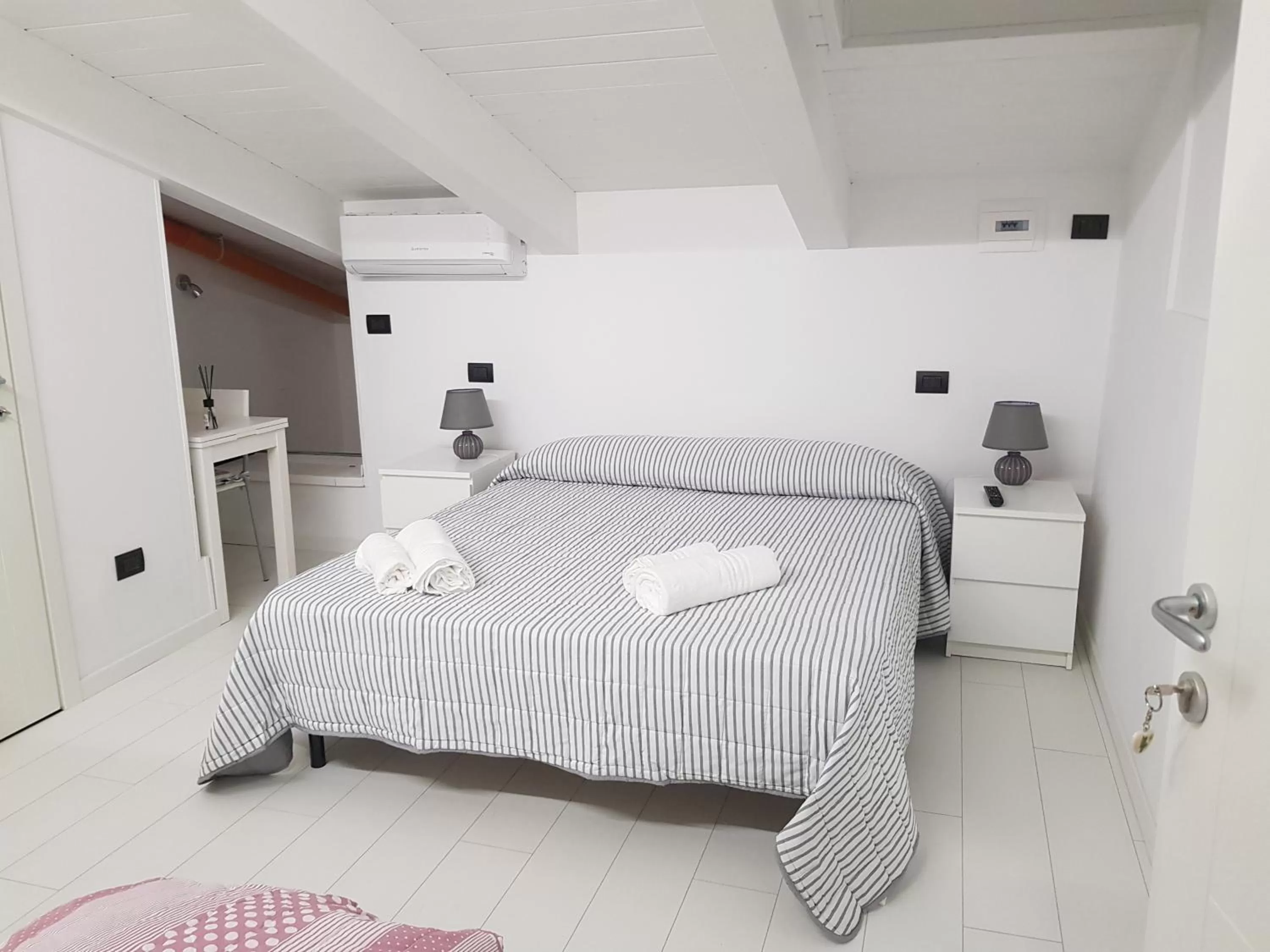 Dormi da me sul mare