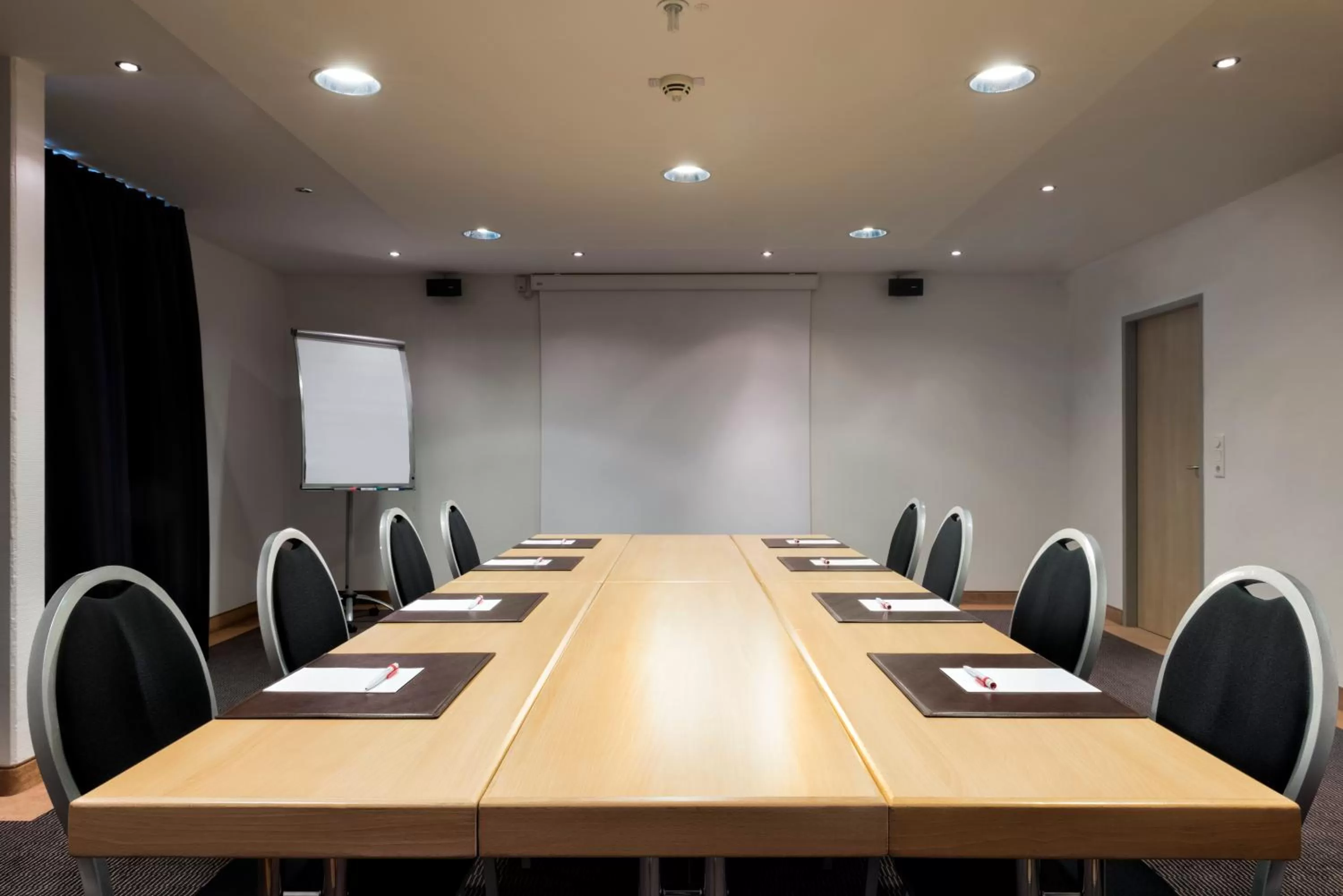 Meeting/conference room in Mercure Hotel Düsseldorf Süd