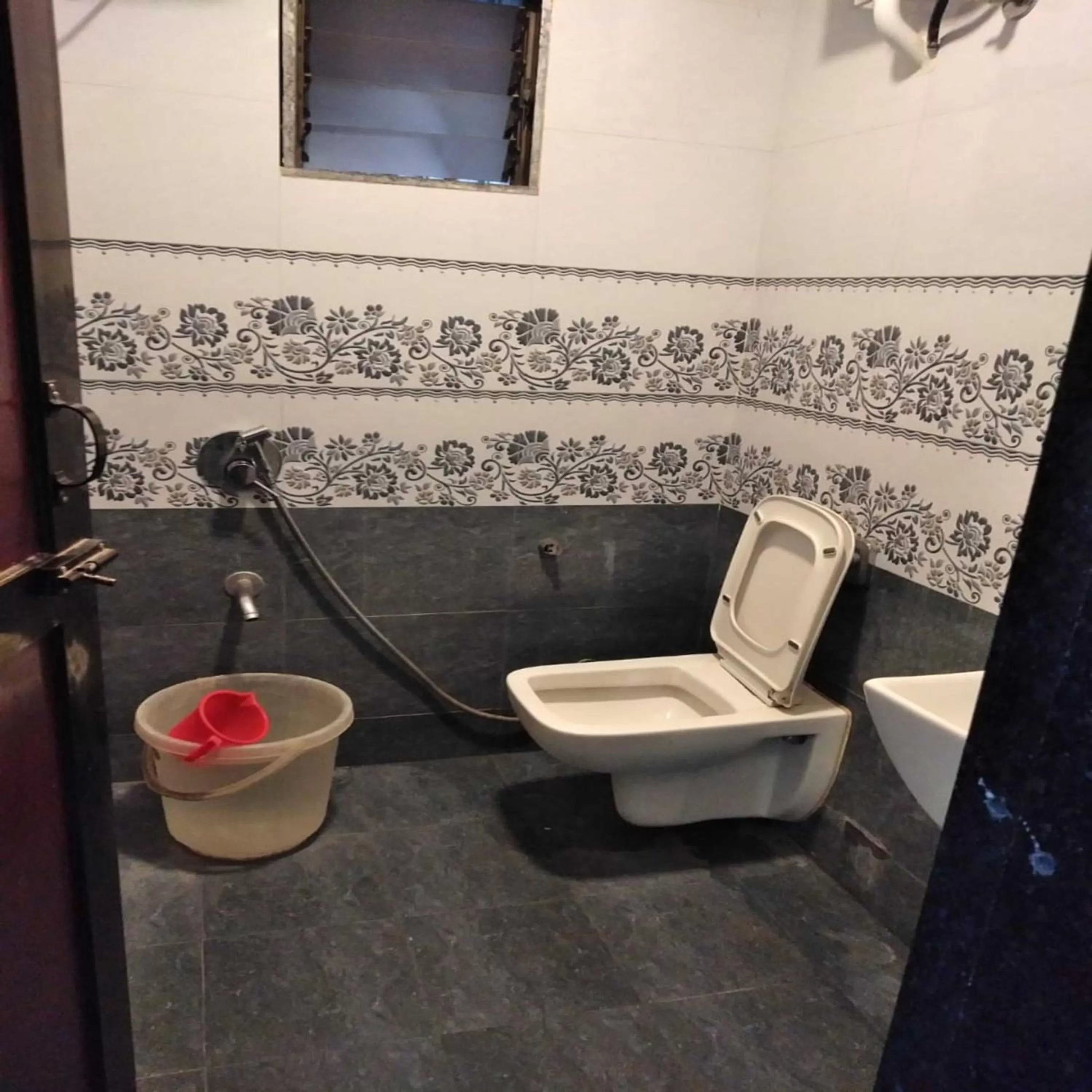 Bathroom in Hotel Borivali Executive - Near Borivali Railway Station