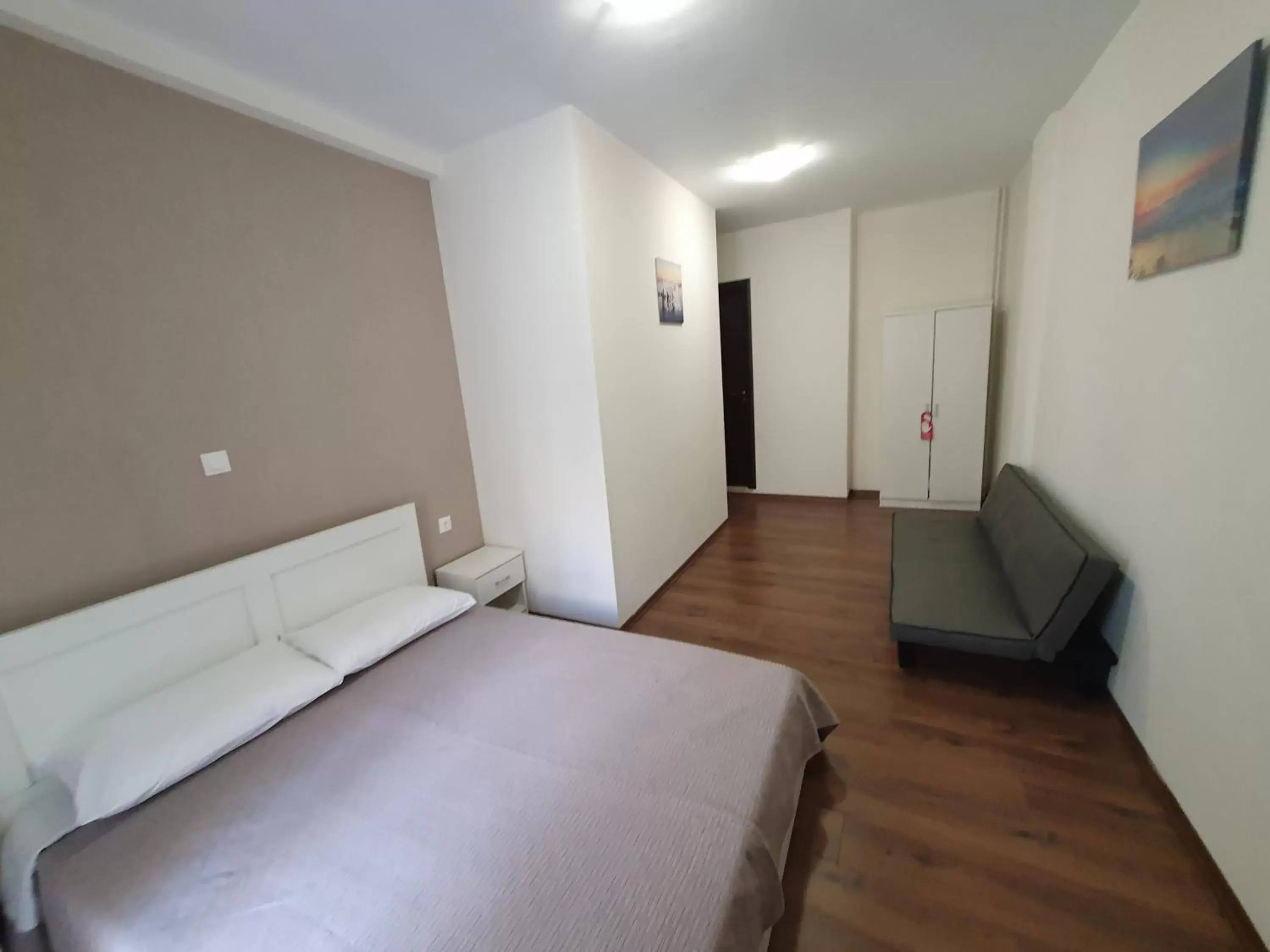 Triple Room with Balcony in City Center Athenes rooms Triple Room with Balcony in City Center Athenes rooms