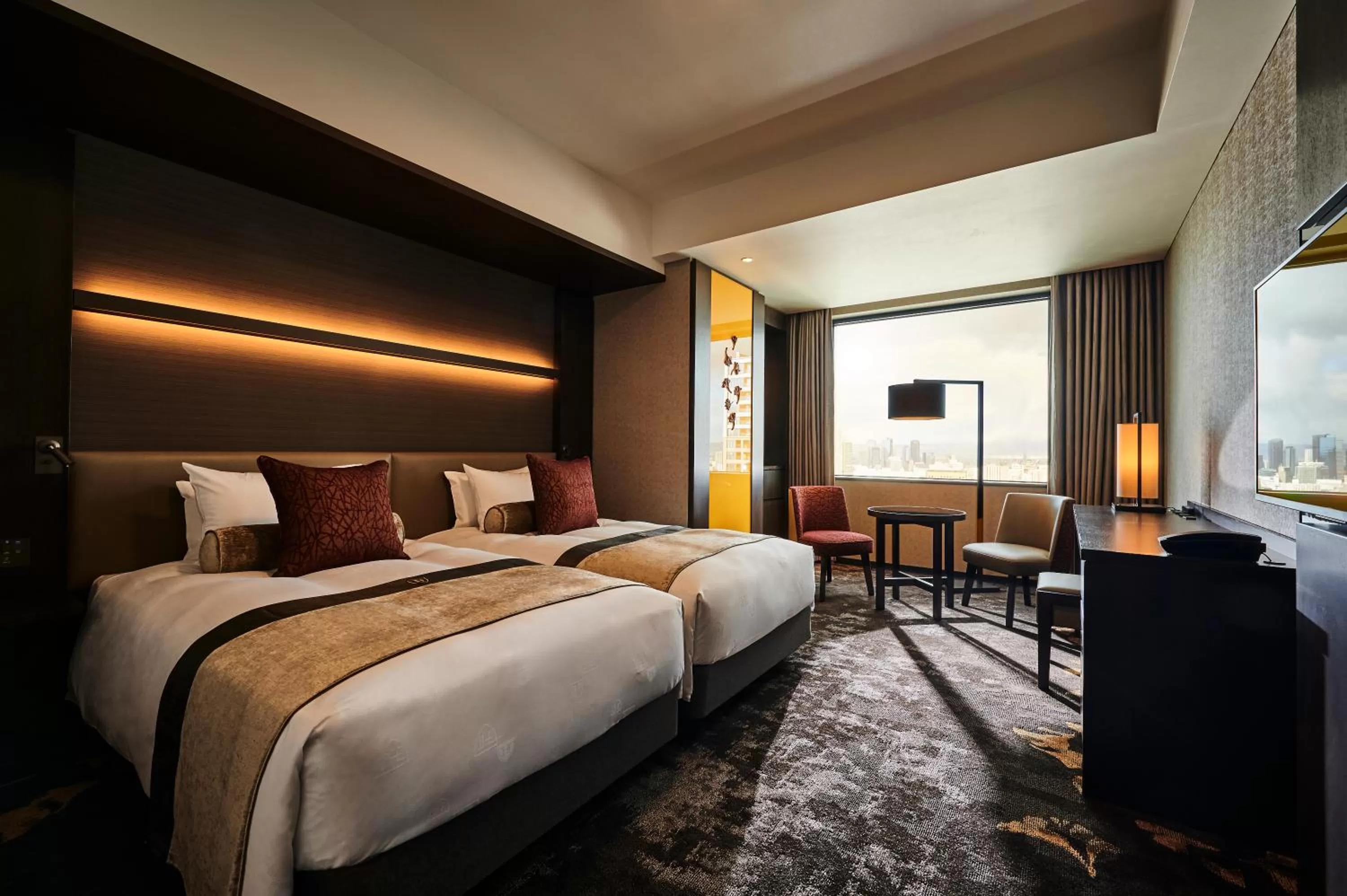 Bed in The Royal Park Hotel Iconic Osaka Midosuji