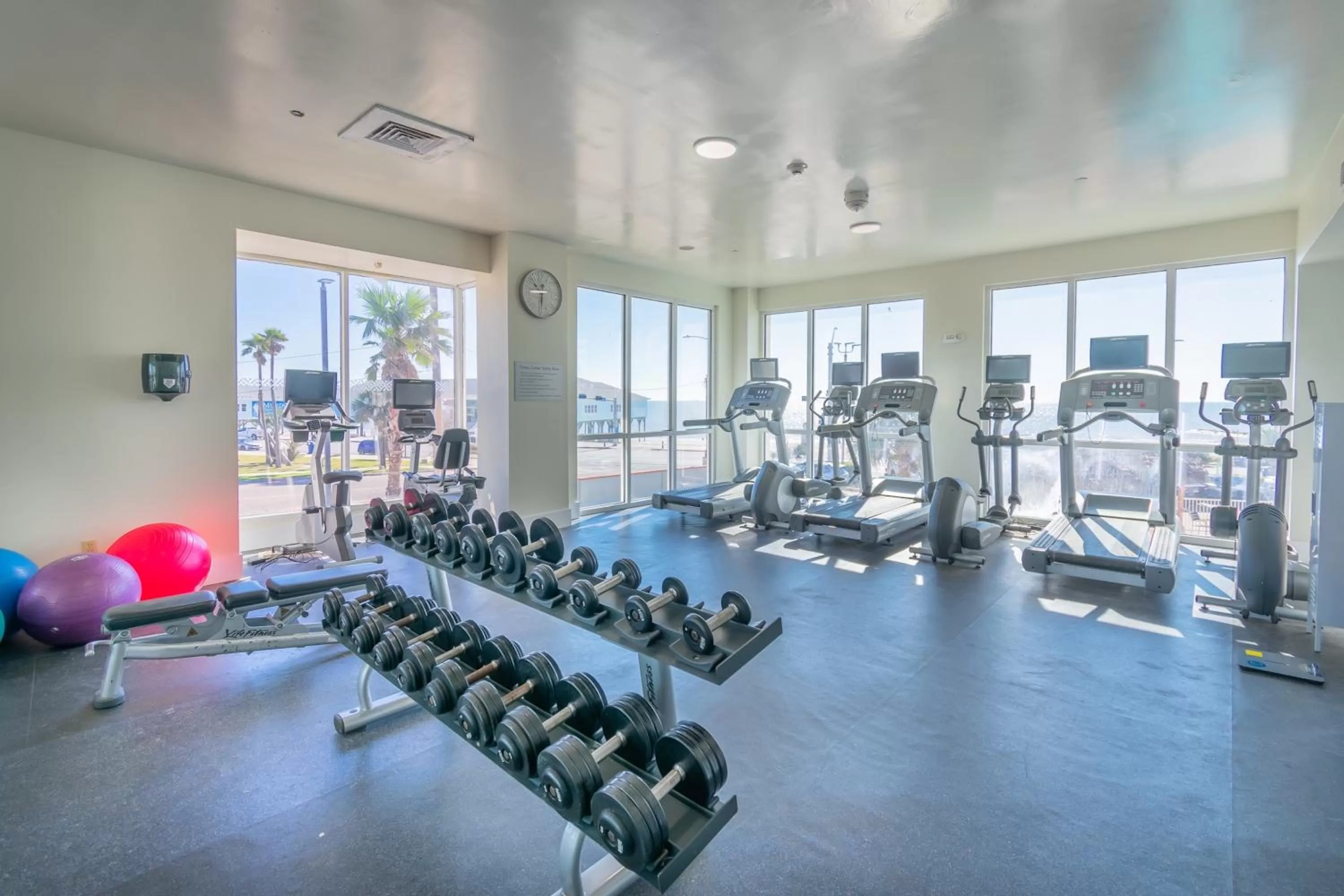 Fitness centre/facilities, Fitness Center/Facilities in Clarion Pointe Galveston Seawall