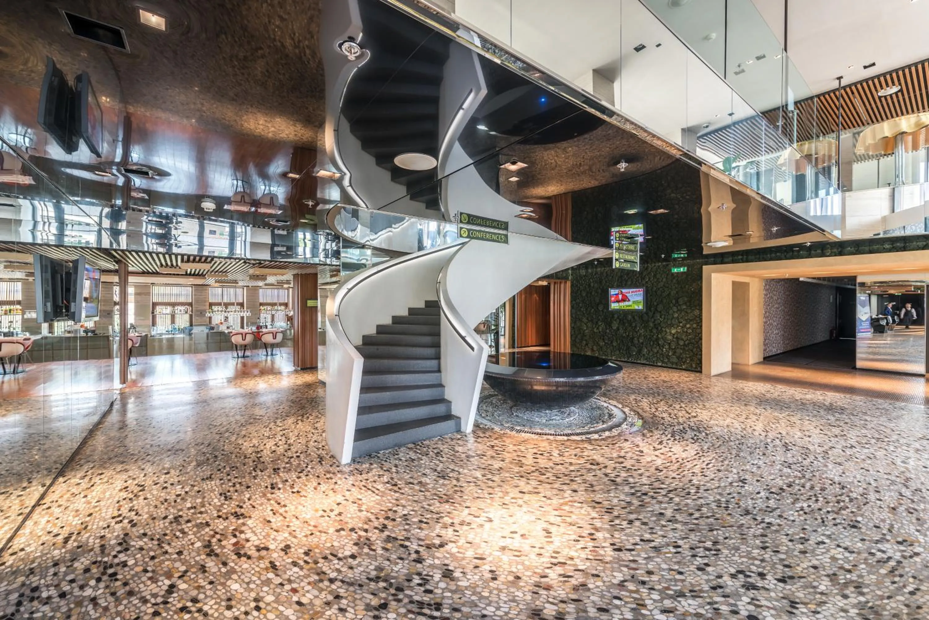 Lobby or reception in Hotel Yasmin Košice