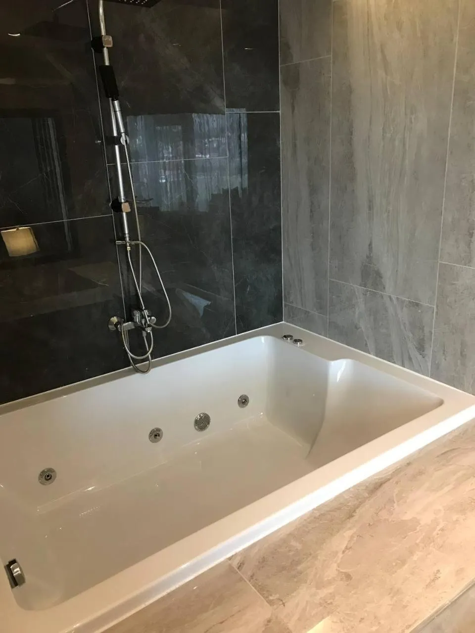 Hot Tub in Esila Hotel