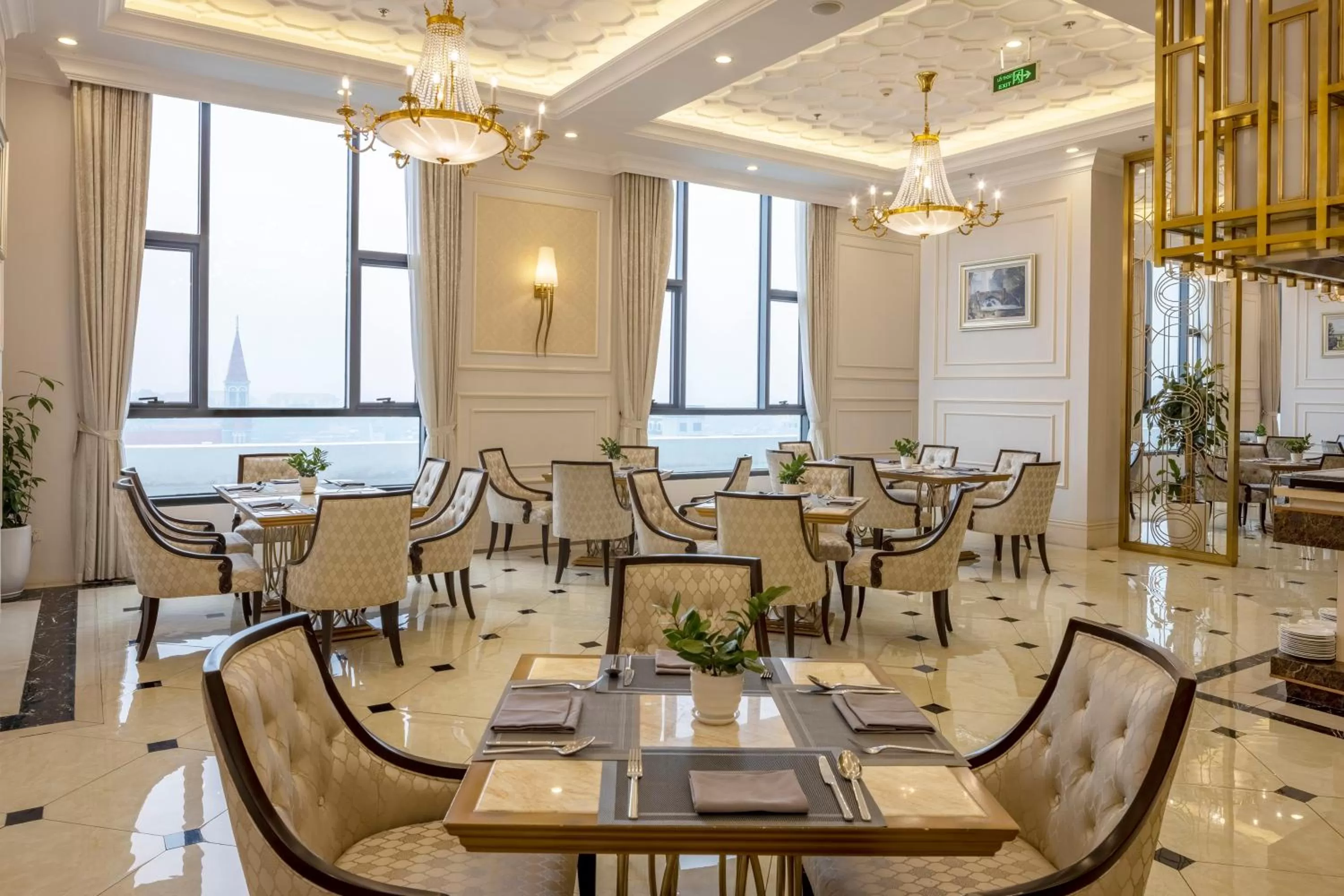 Restaurant/places to eat in Meliá Vinpearl Phu Ly