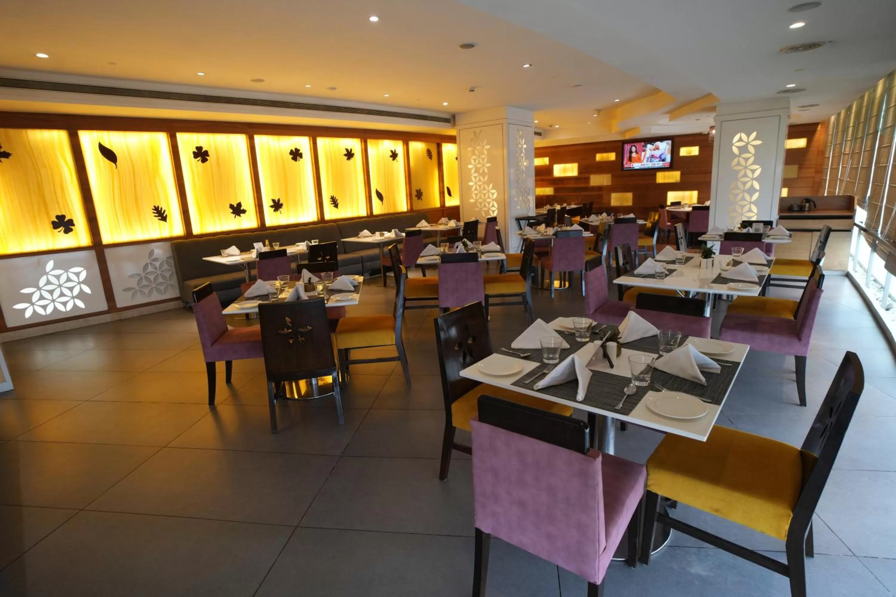 Restaurant/places to eat in Radisson Udaipur