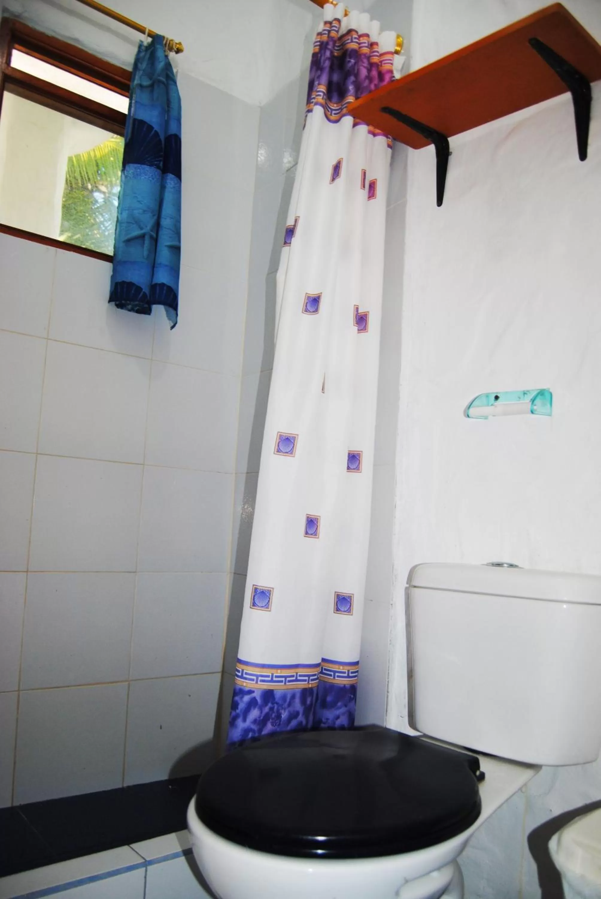 Shower, Bathroom in Hostal Galapagos by Bar de Beto