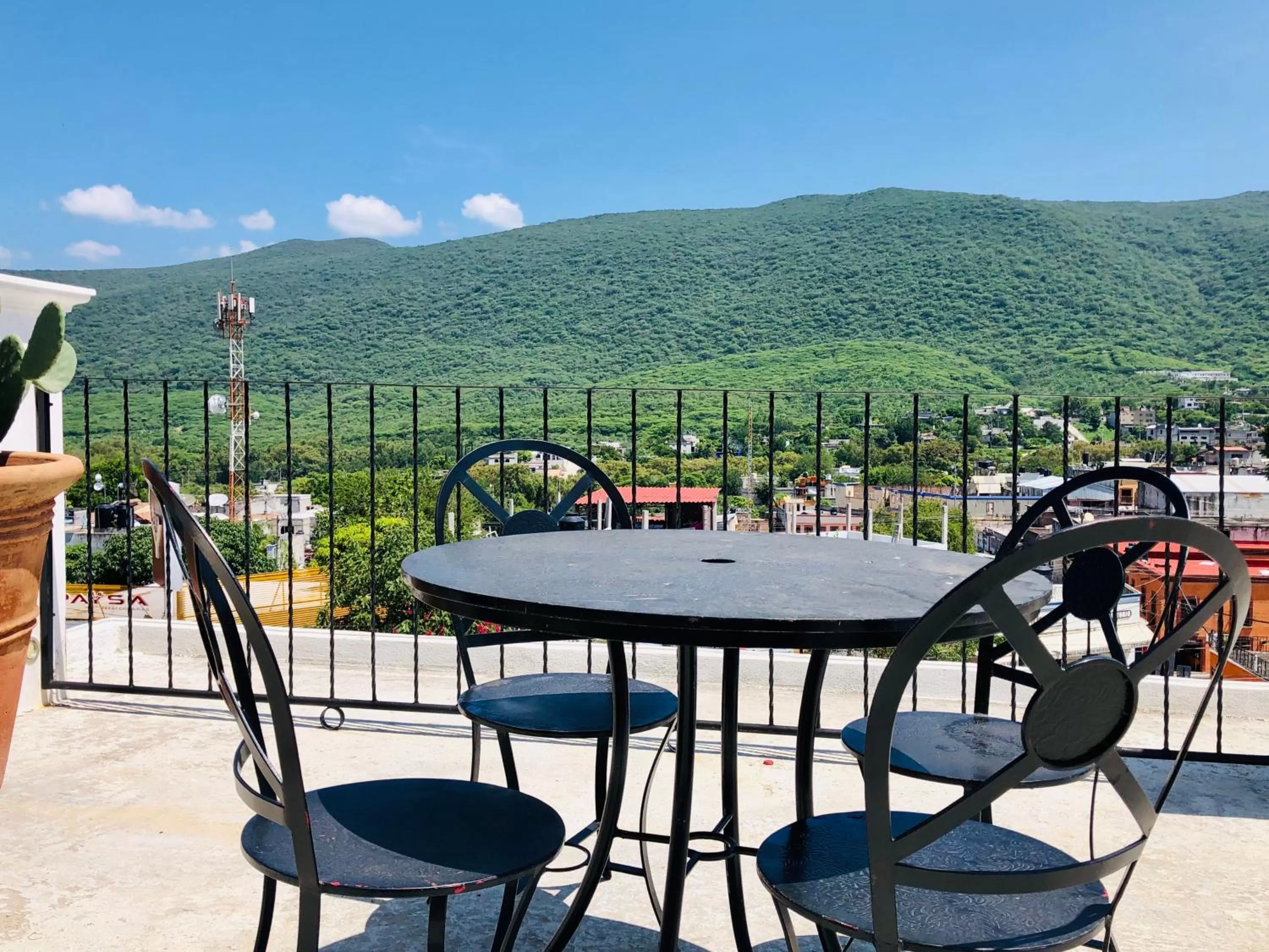 Patio in Hotel Carretas by Rotamundos