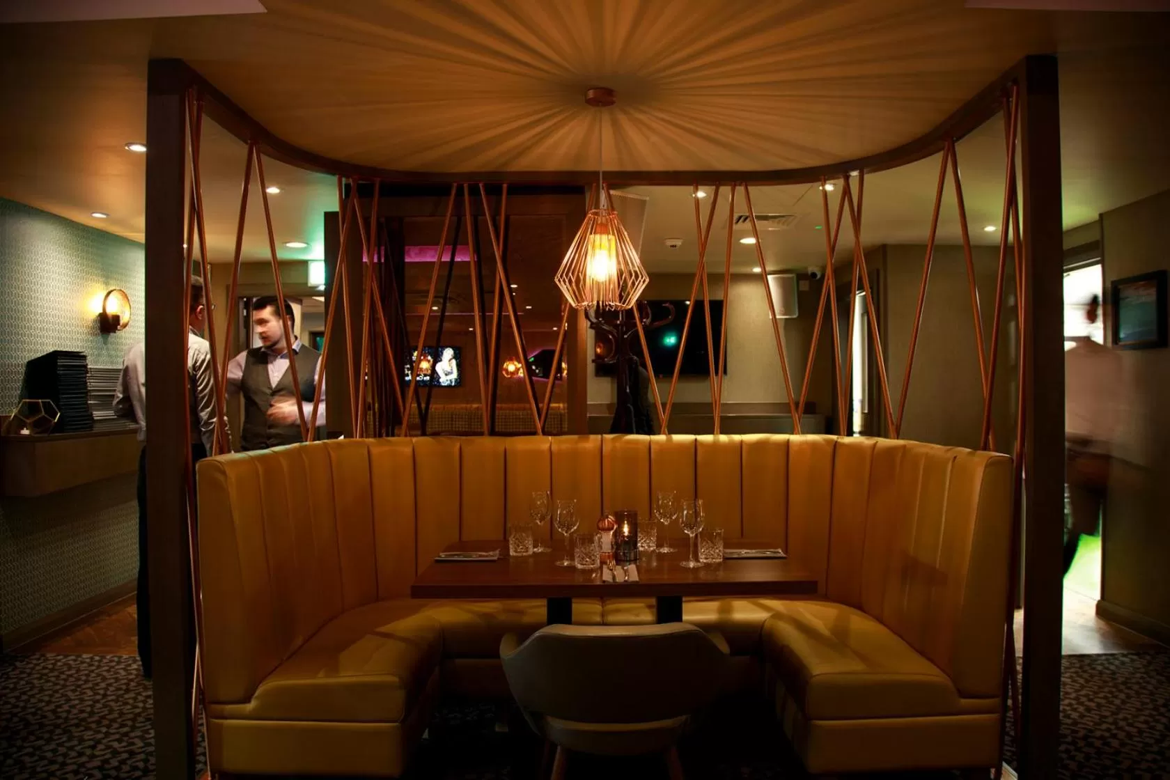 Restaurant/places to eat in Angels Hotel