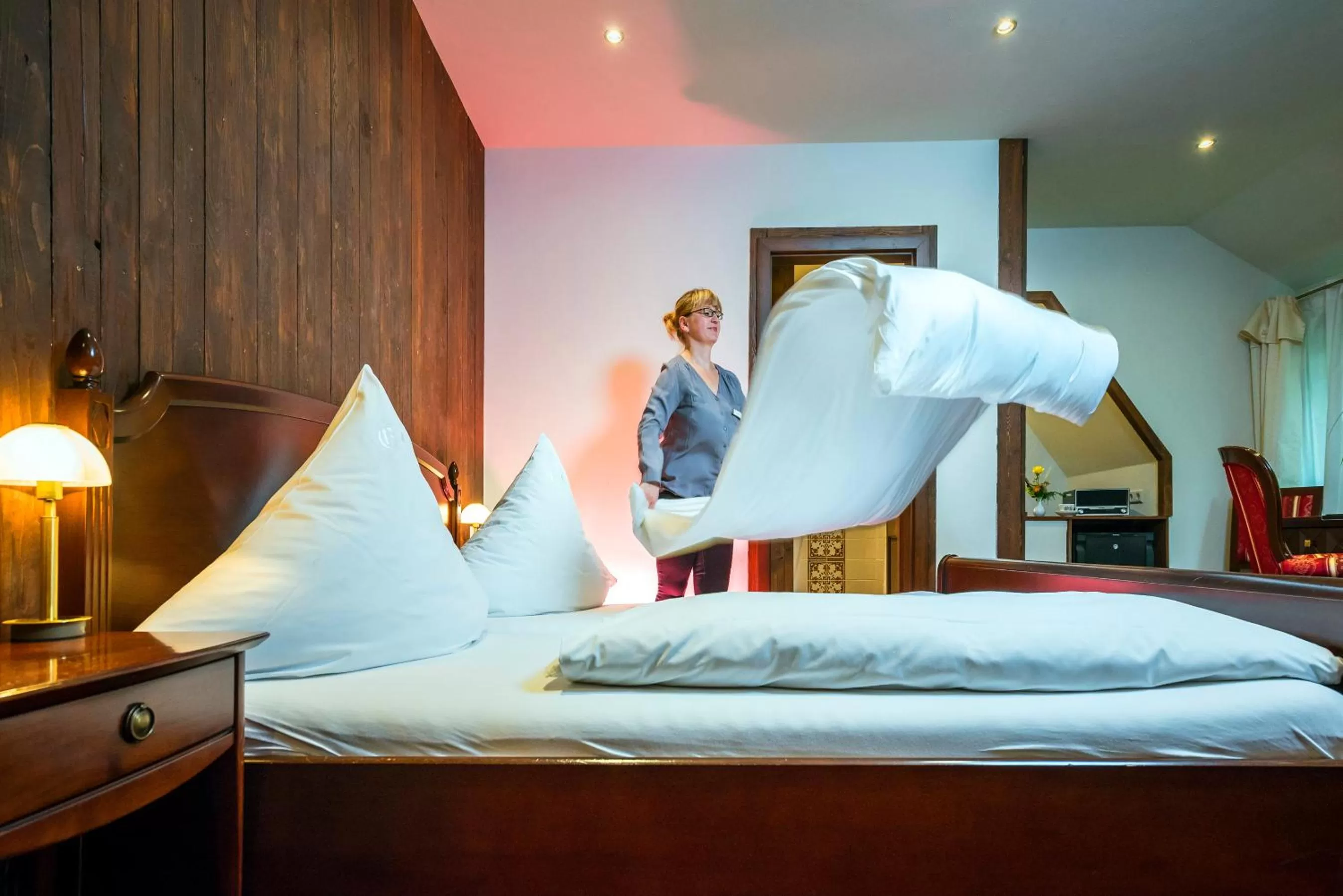 Bedroom, Bed in Hotel Wellness Goldenes Fass Meißen